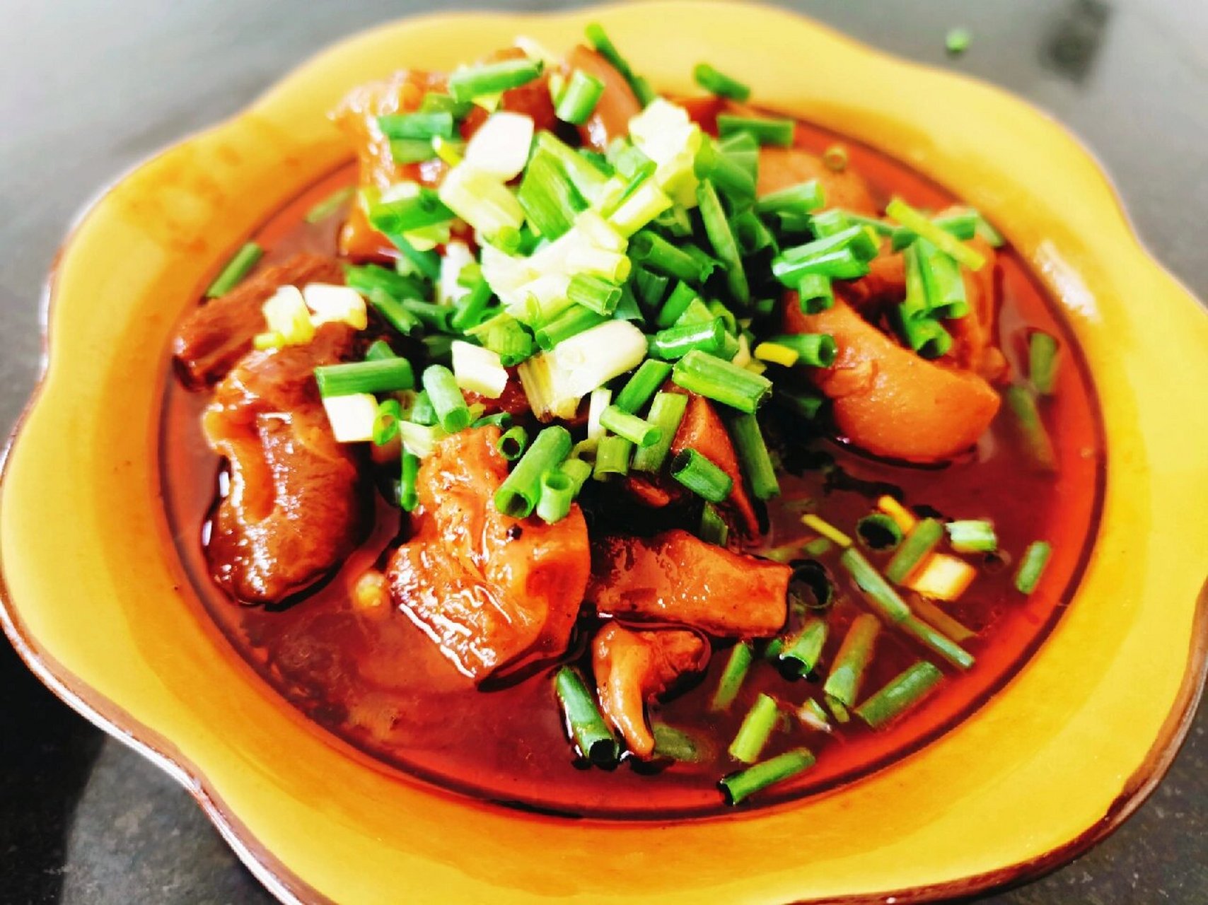 很多人来江油都会选择去小小吃,川罗肥肠或者雍肥肠吃,但是基本上每次