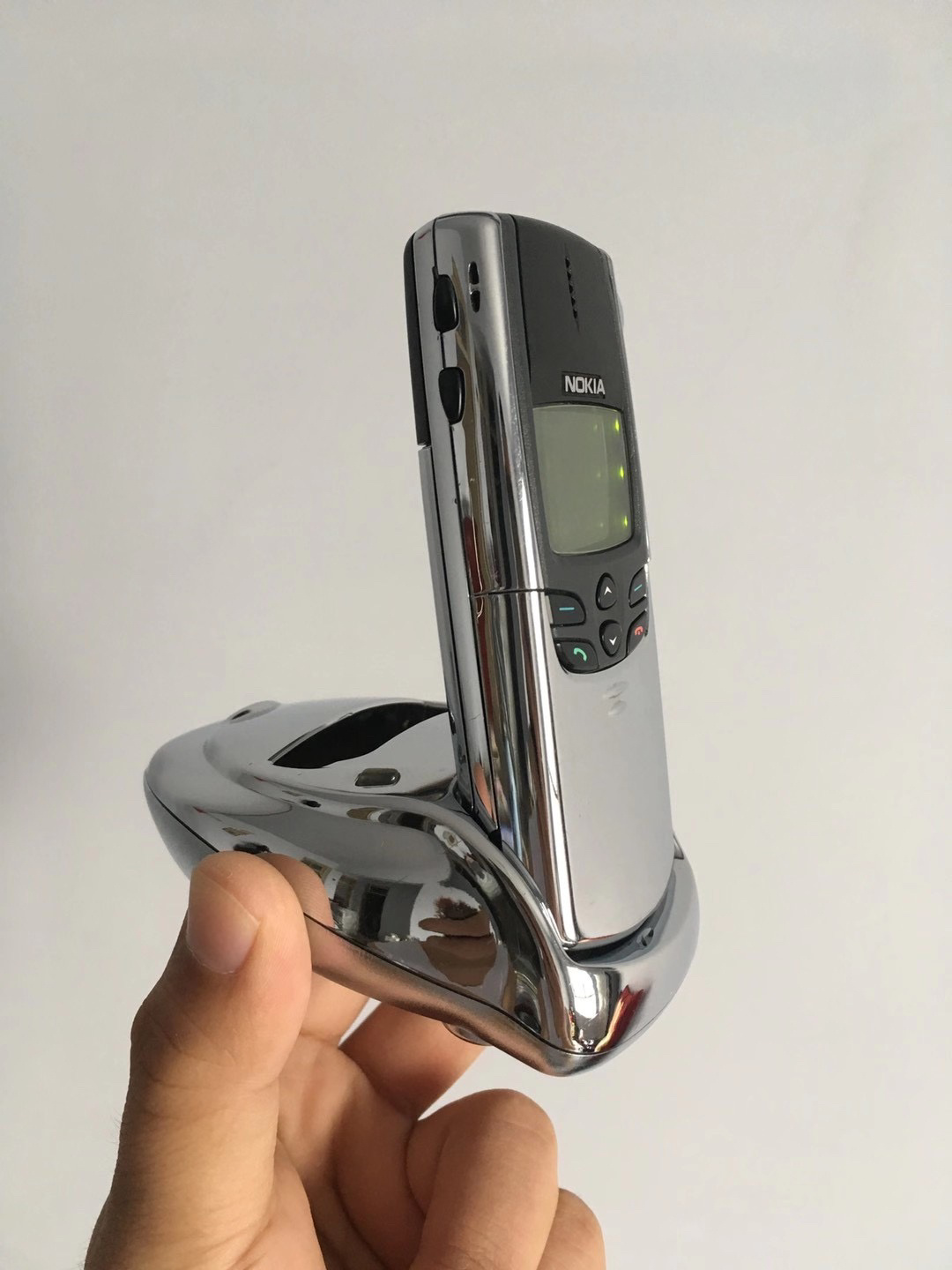 诺基亚 nokia 8810~缺点:太贵,脱漆严重 诺基亚8810,曾经的万元机