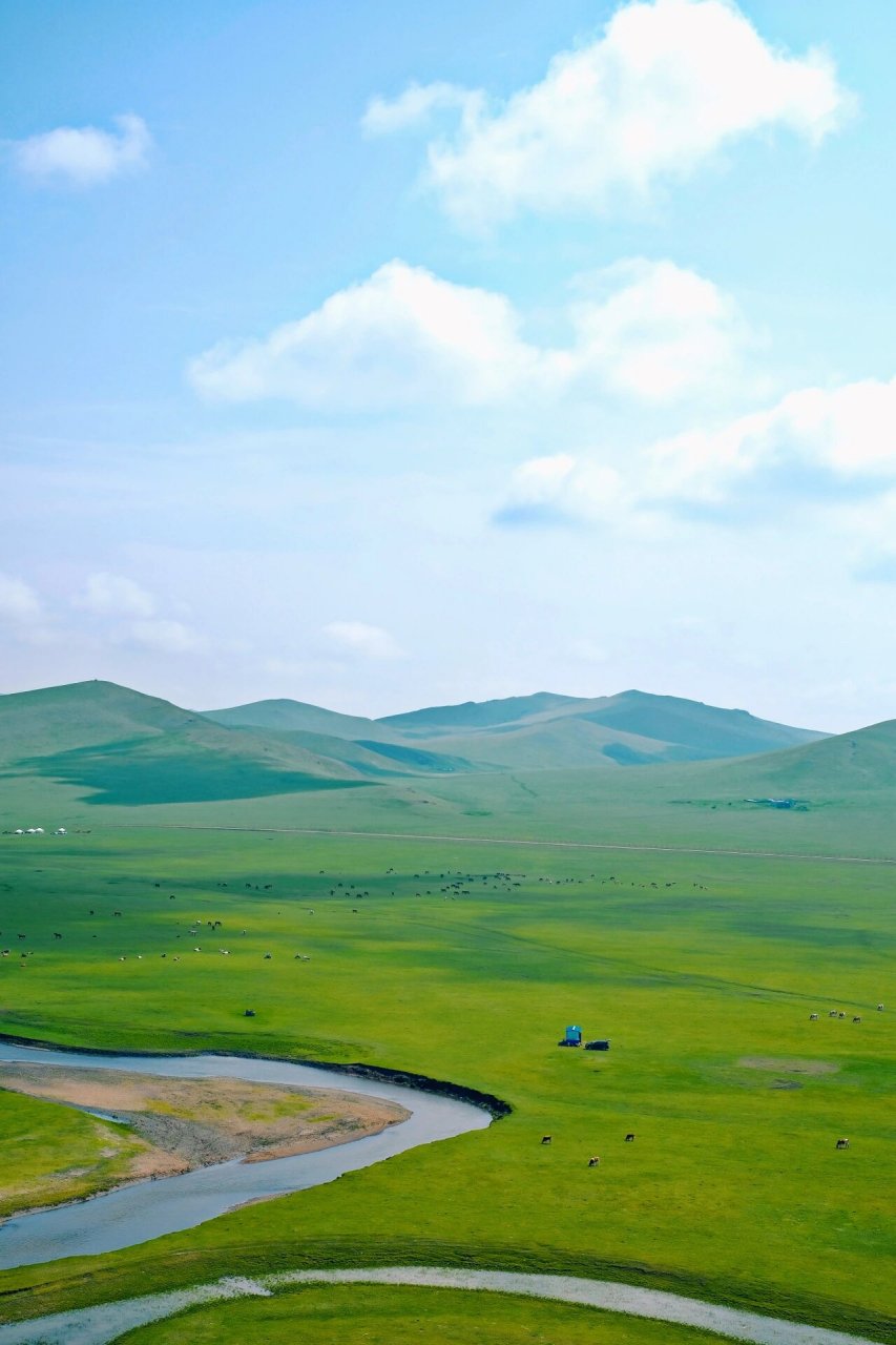 莫尔格勒河又称莫日格勒河,莫日根河,莫尔根河,系蒙古语音译,意为"
