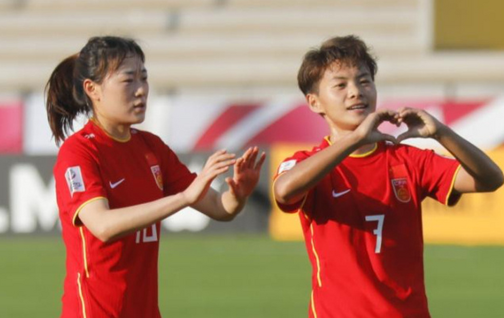 71在今天进行的热身赛中,中国女足0-3不敌巴西女足~杨莉娜,吴海燕