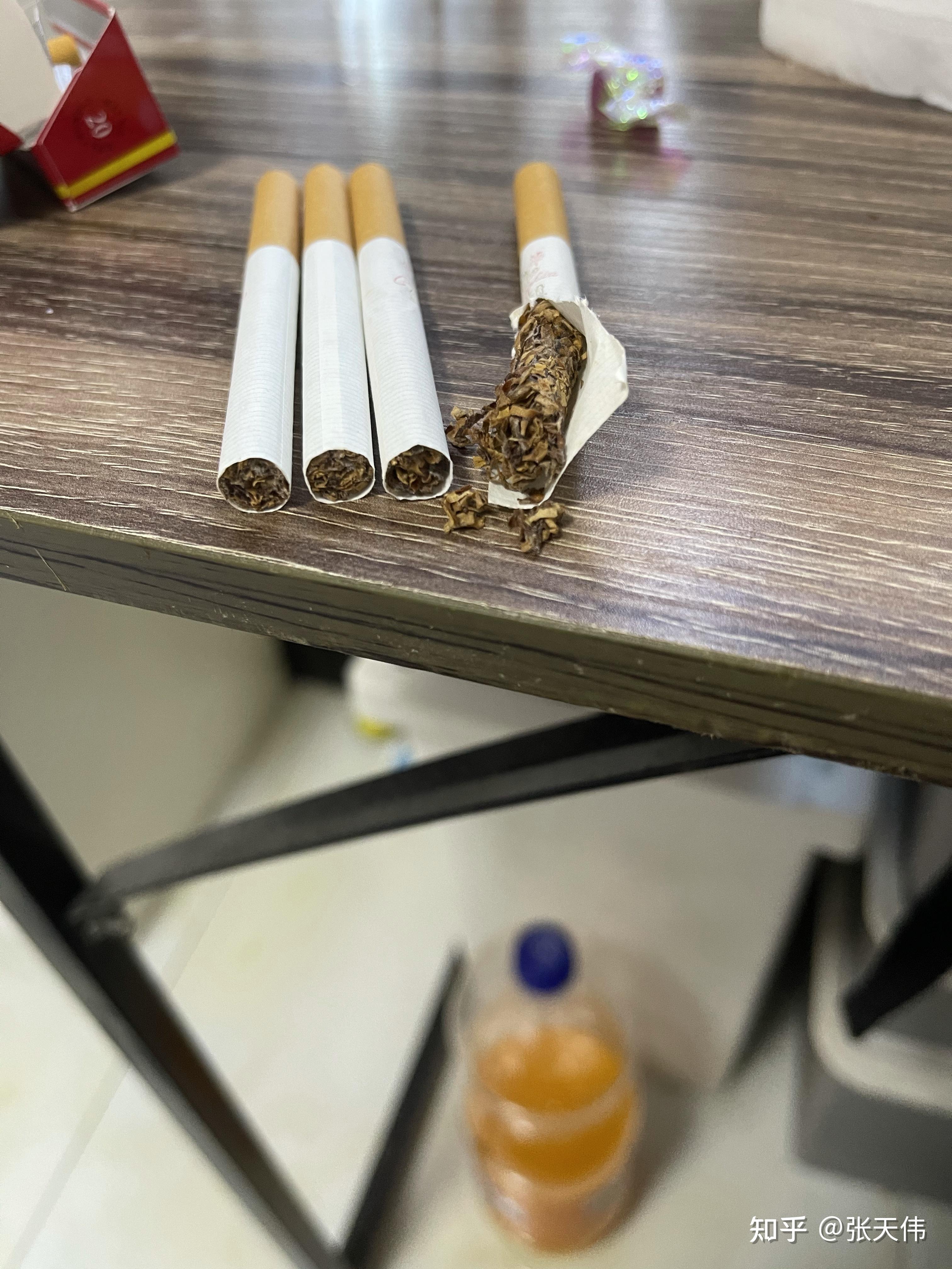 烟发霉是什么样的