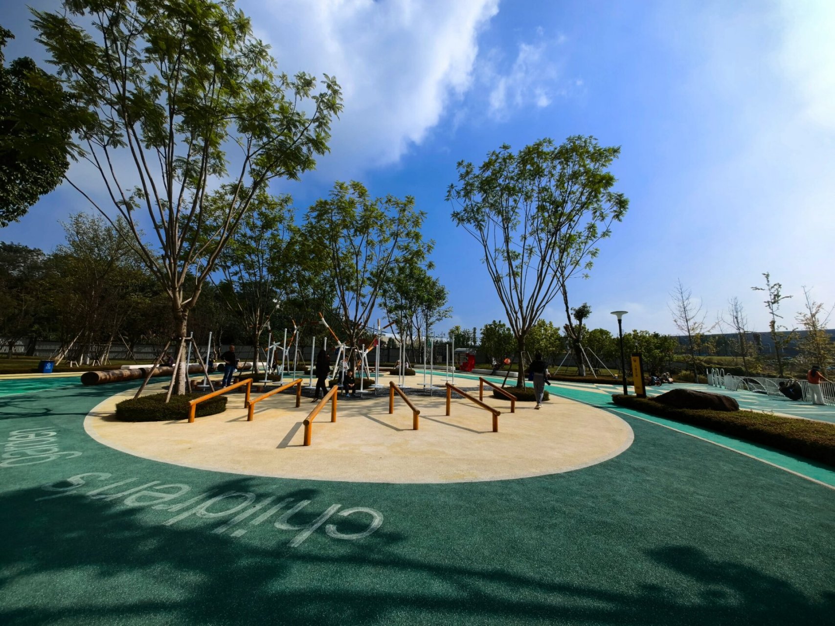 逛遍重庆的n个公园212,华侨城运动生活公园