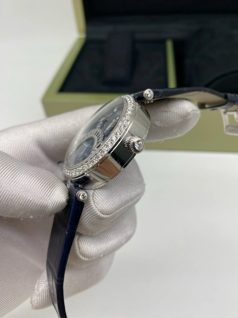 新款 情人桥 vca 型号vcaro8ty00梵克雅宝奢华诗意杂复功能系列新款