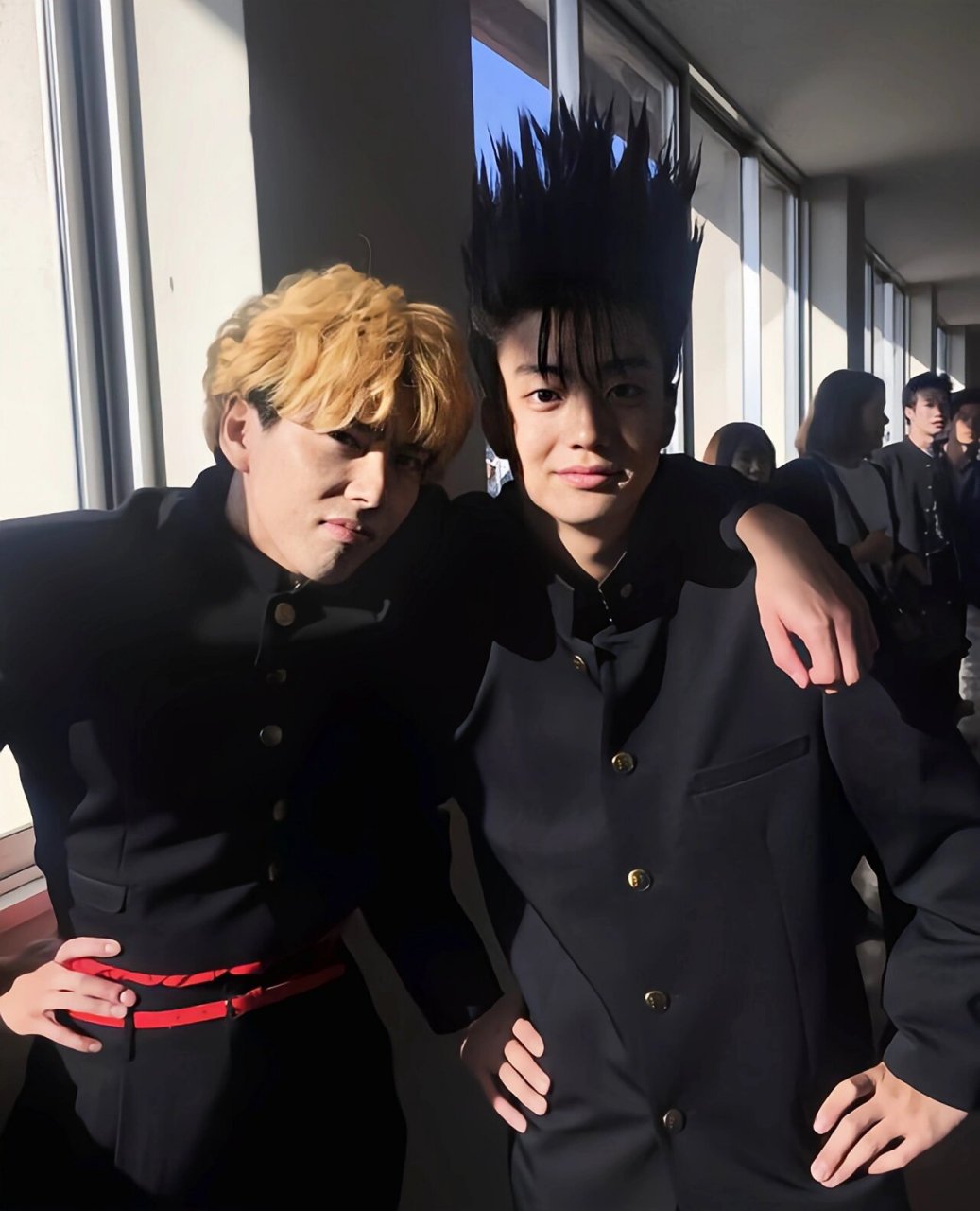 沙雕日剧《我是大哥大》 金发三桥*海胆头伊藤,以转校为契机,当起了