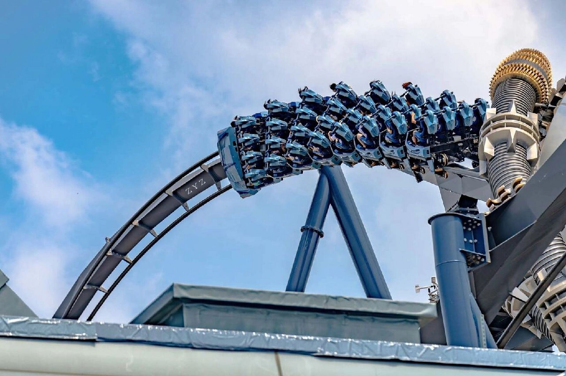 环球影城 | 霸天虎过山车 轨道跟欢乐谷比起来还是崭新的 拍出来就很