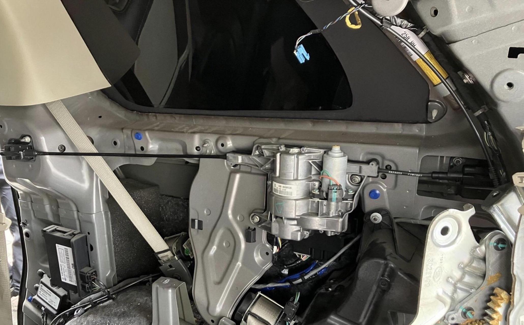 别克gl8电动门维修 更换游丝 不用更换昂贵的电机总成