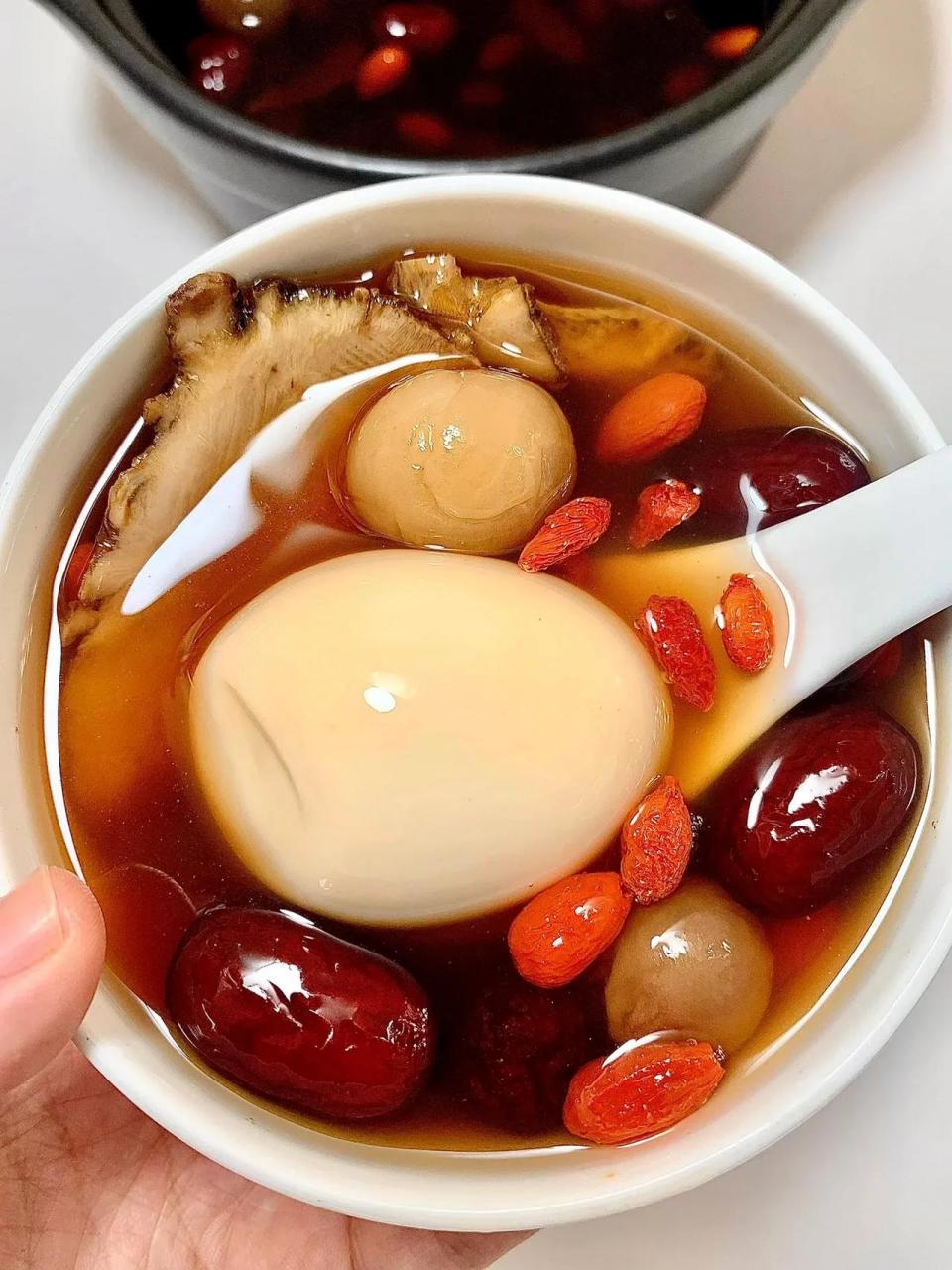 给张面膜都不换的鸡蛋黄芪红糖水!老妈做了几十年的配方!