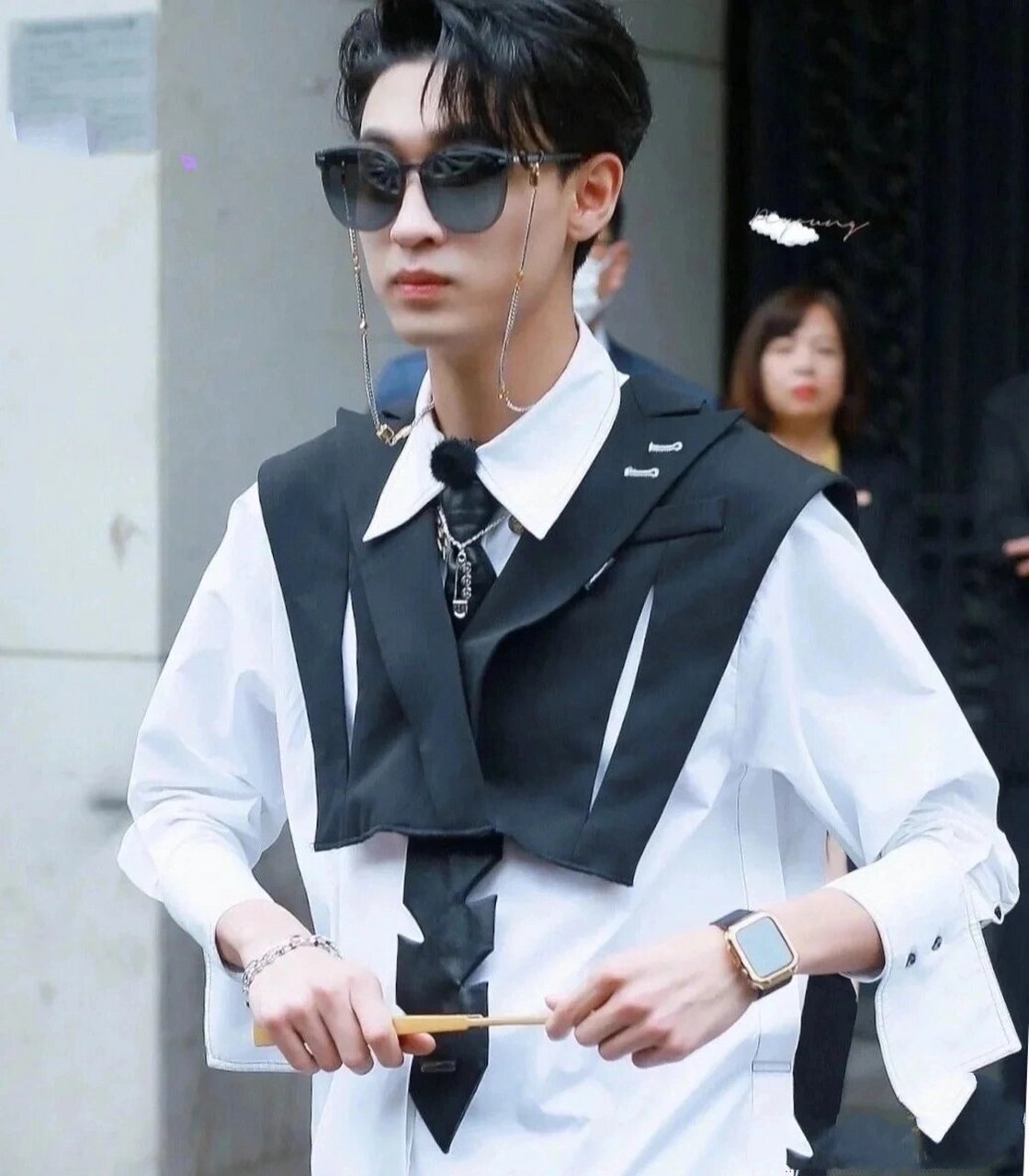 秦霄贤神仙壁纸来了 帅气的秦霄贤,壁纸必须安排