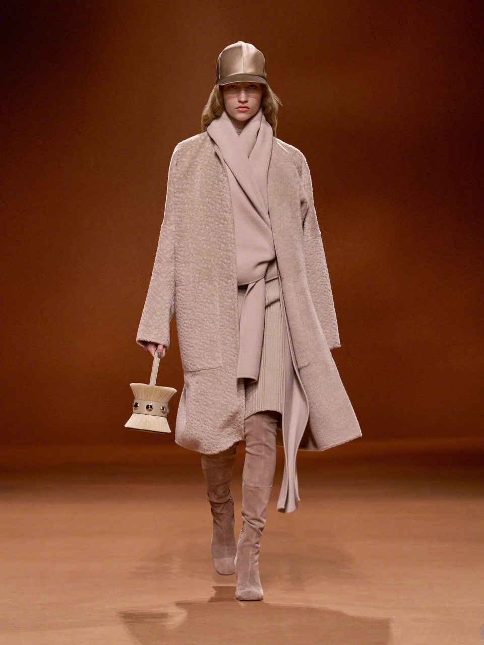 ok时装周速览#大秀直击# hermès 2023秋冬女装系列,织物宛如树的表皮