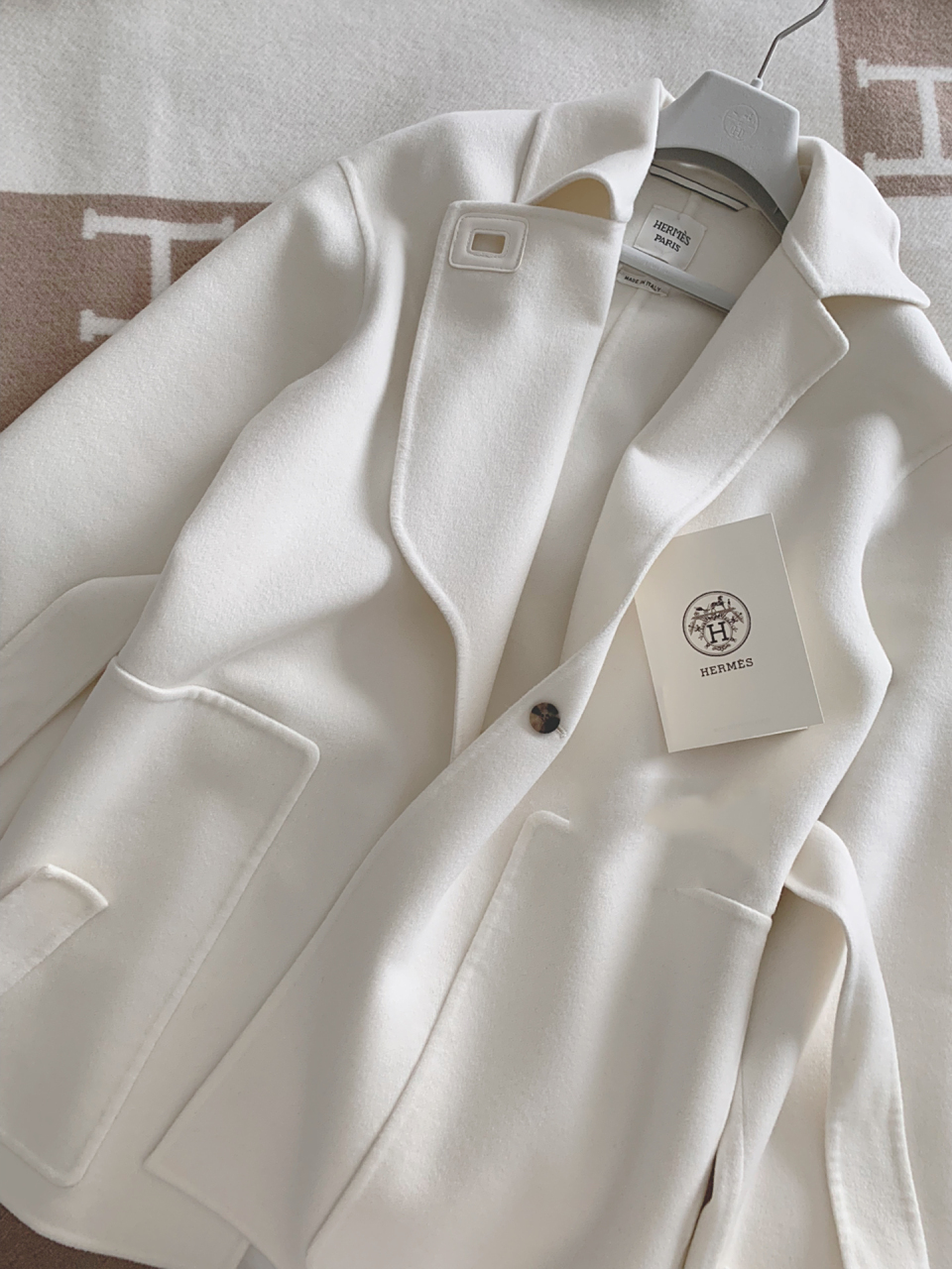 07hermes | 爱马仕白色软糯羊绒大衣 一直想入一件白色羊绒大衣