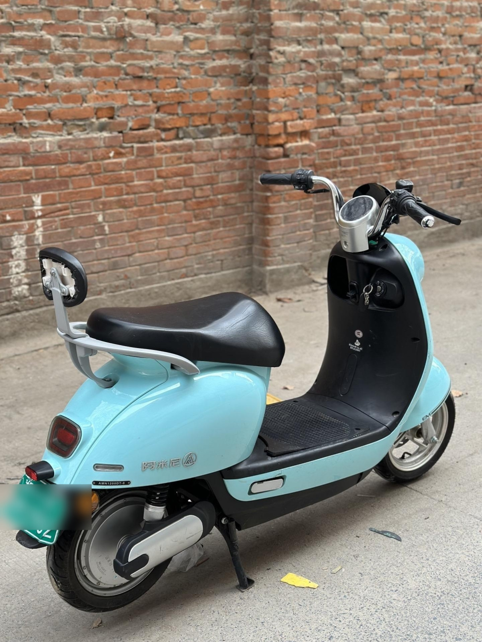 阿米尼电动车.