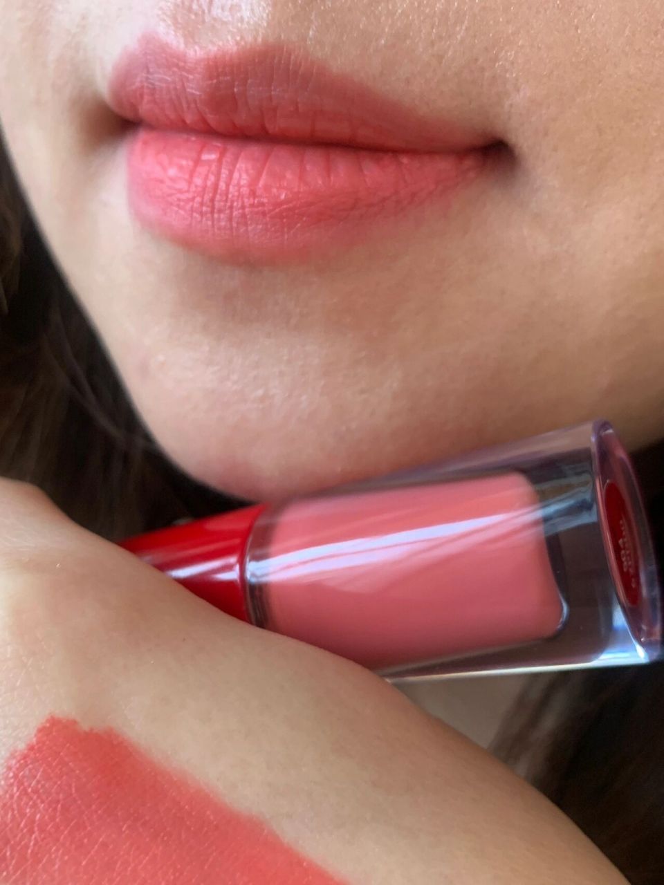 的豆 小胖丁外形小巧可爱,质地轻薄 哑光 阿玛尼小胖丁504是豆沙橘粉