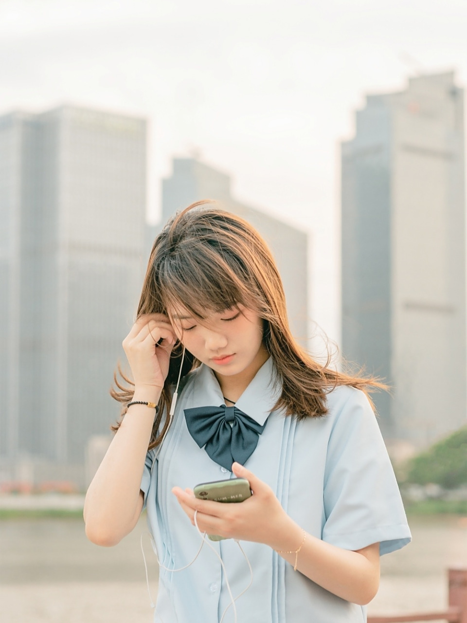 拍摄地点:义乌湿地公园 服装推荐:jk,浅色系 推荐拍摄点:河边 草地