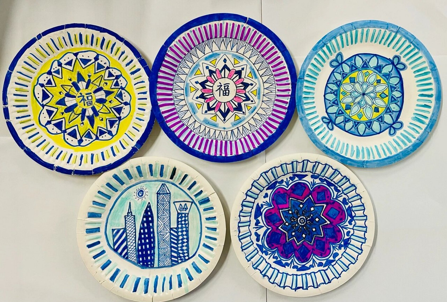 岭南版美术四年级上《漂亮的挂盘》 造型·设计课 教学反思: 认识了解