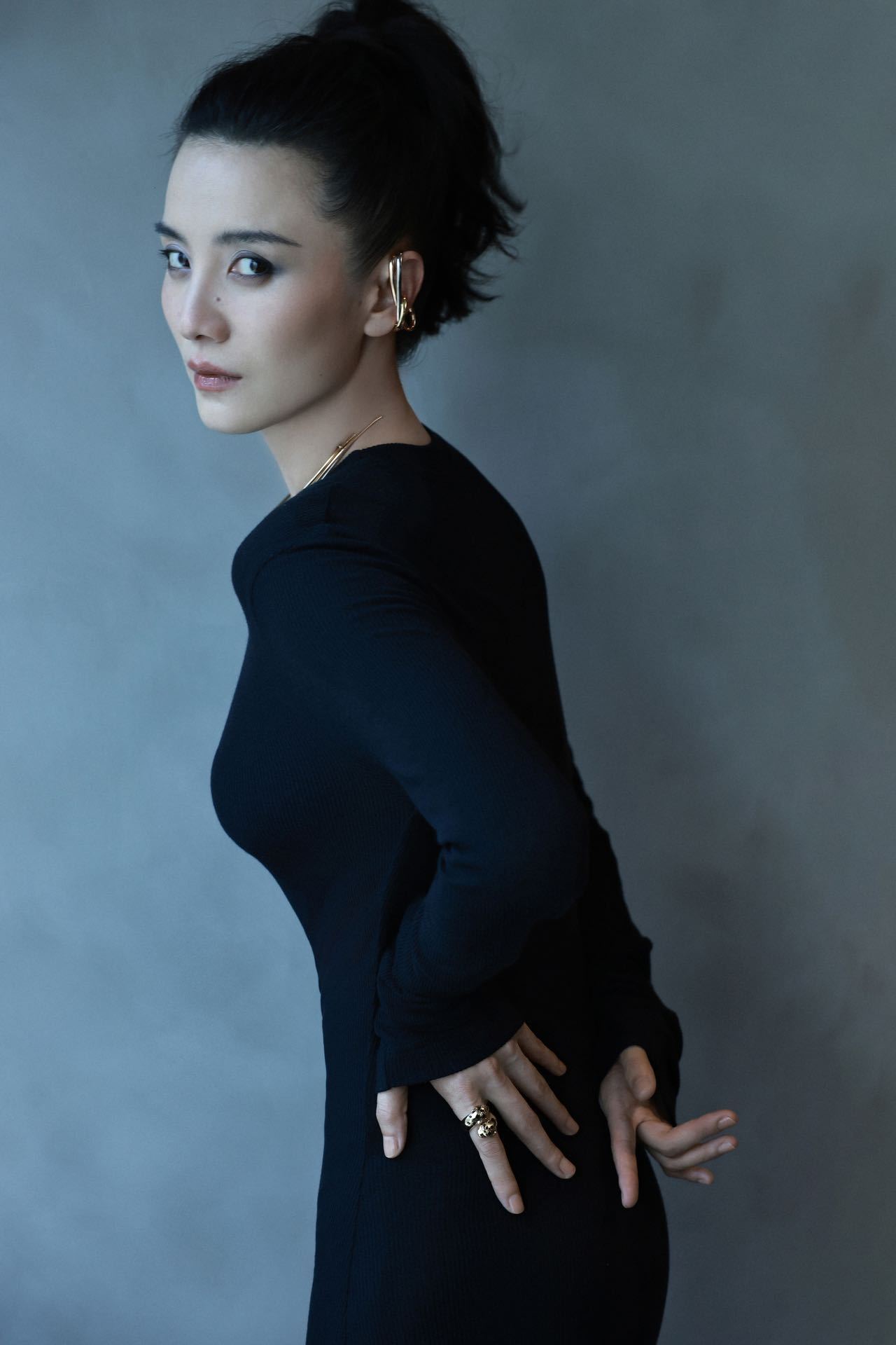 宋佳高马尾烟熏妆