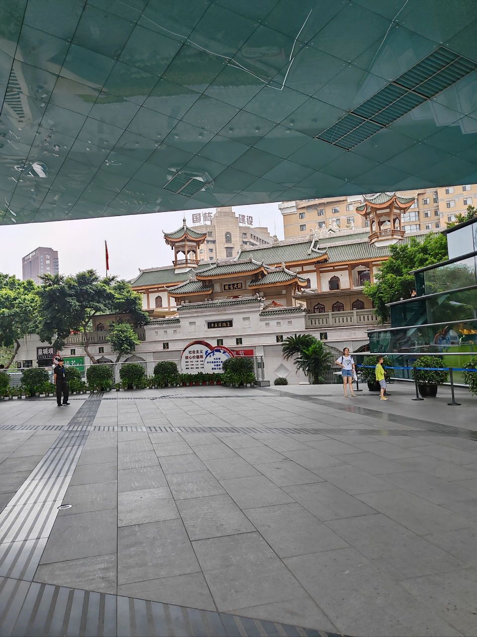 成都皇城坝清真寺 在成博排队的时候看到对面的皇城坝清真寺,后来查