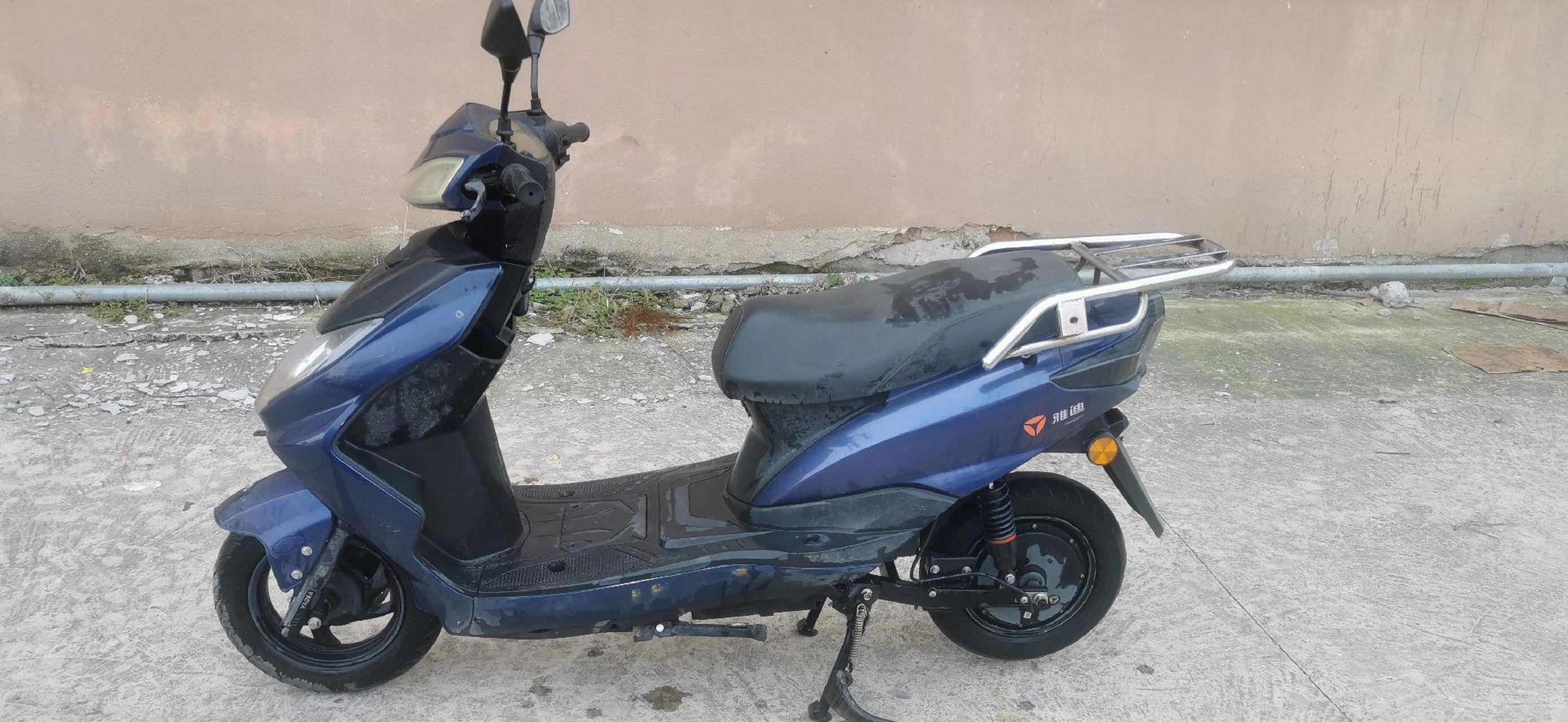 雅迪锐战电动车,72伏20安时,今天刚换新的周转电池,超标车,价格980元.