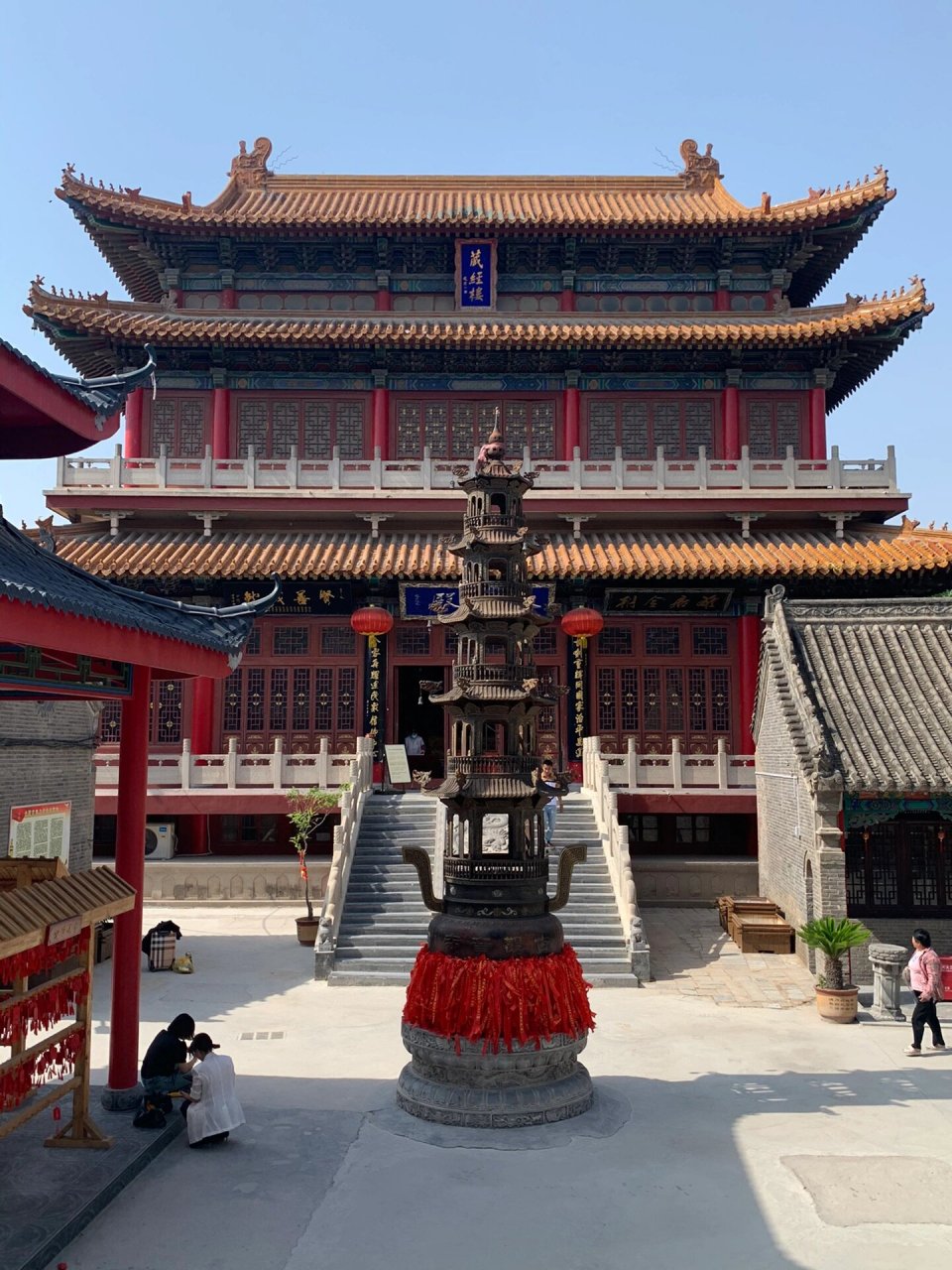 河南开封古观音寺及白衣阁寺     古观音寺,又名白衣阁,位于河南省