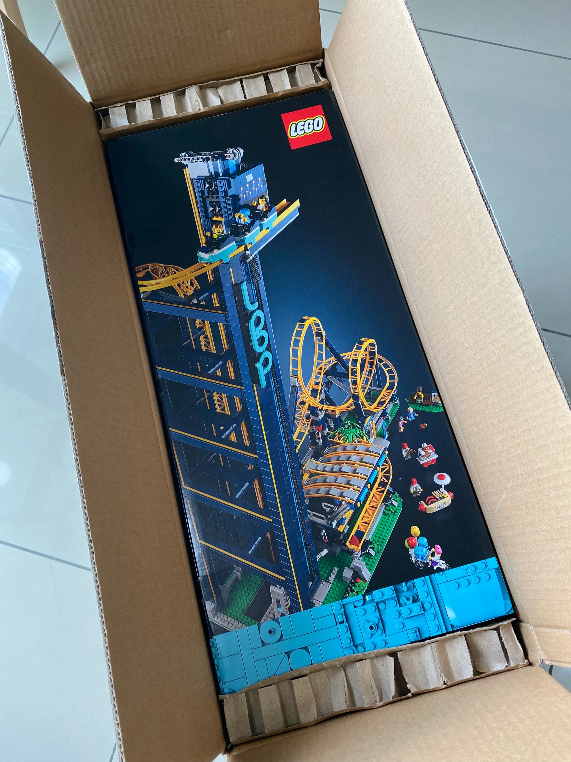 乐高游乐园系列 今天最大的游乐场套装收到啦  合照纪念一下 lego