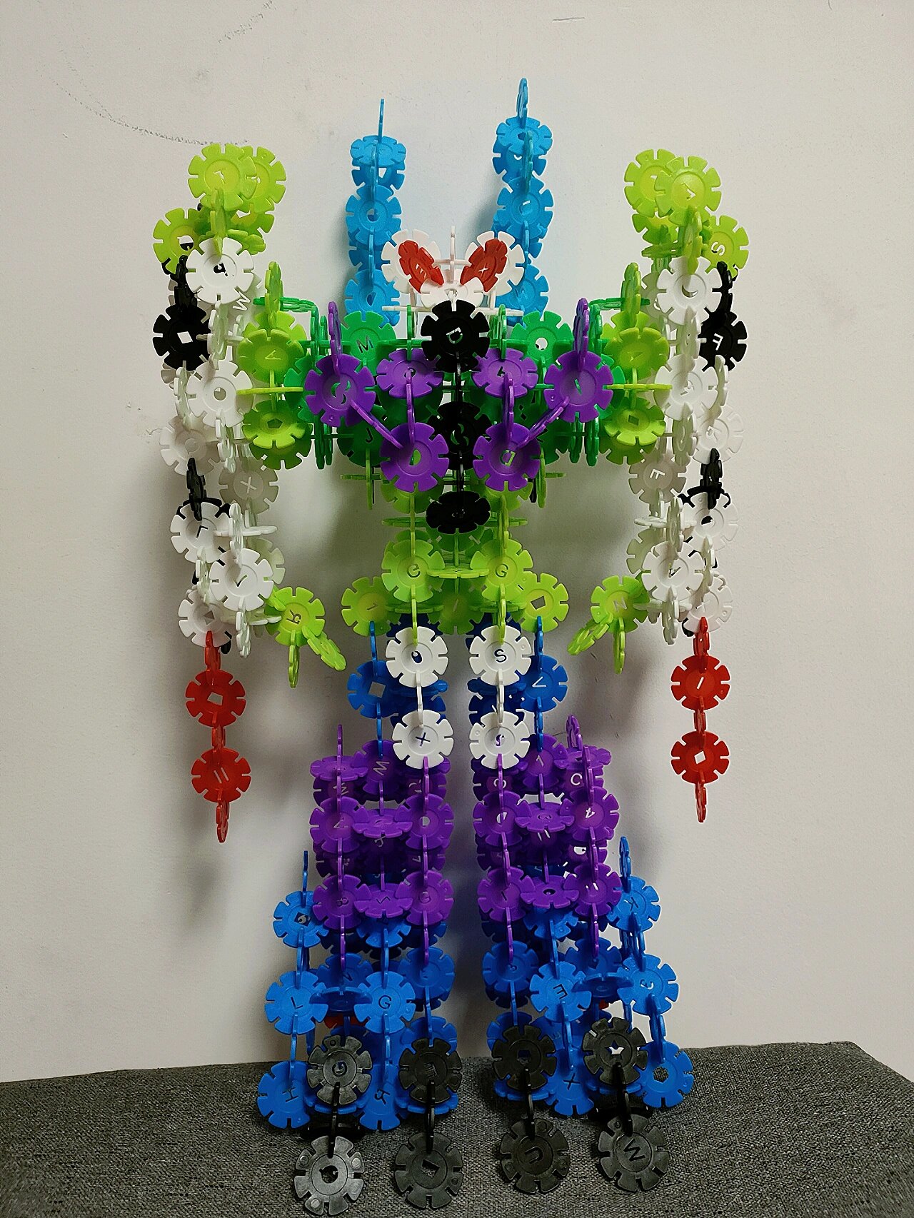 5岁半雪花片作品:六面兽
