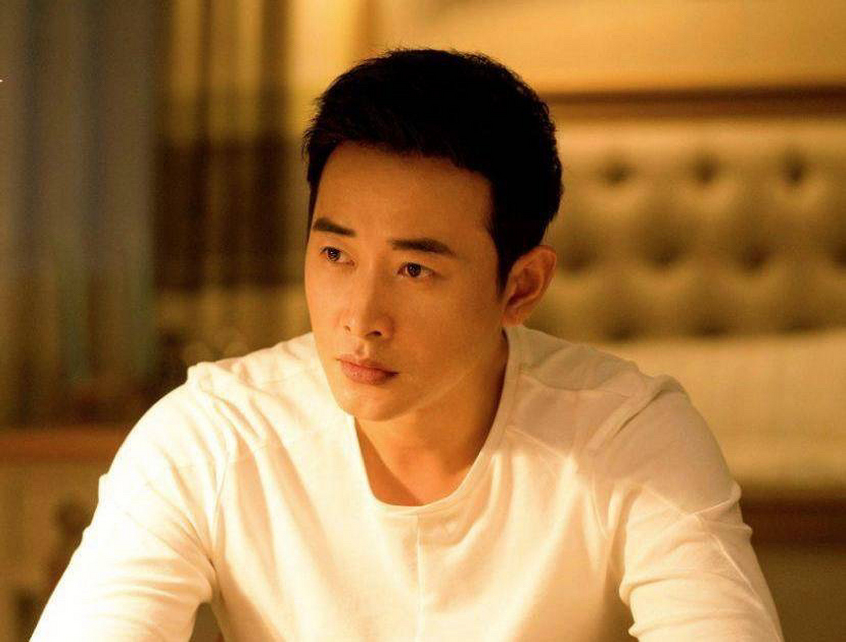 关于关一帆 关一帆是最后陪伴程心走完一生的人,他和程心的组合充满