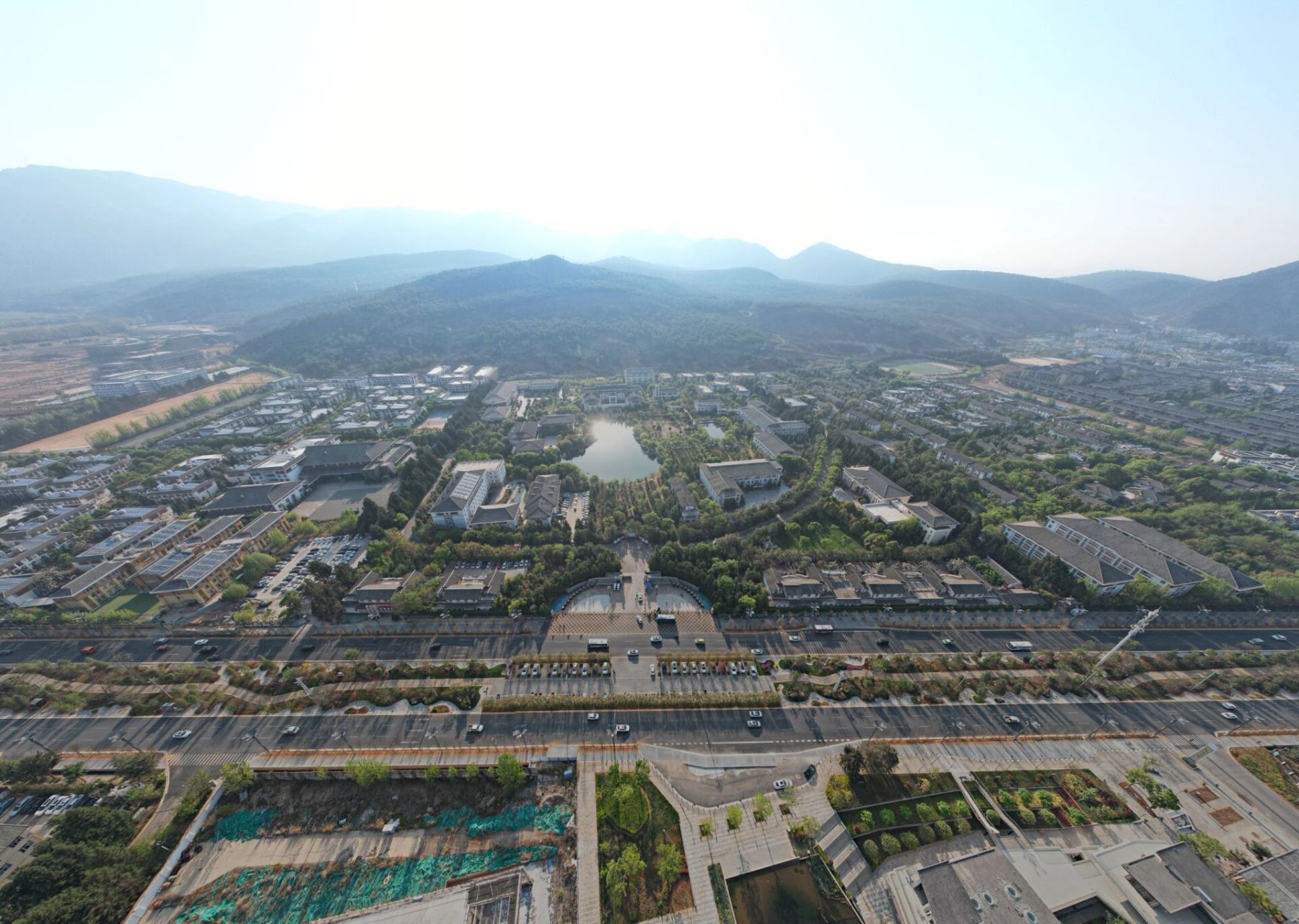 丽江文化旅游学院航拍