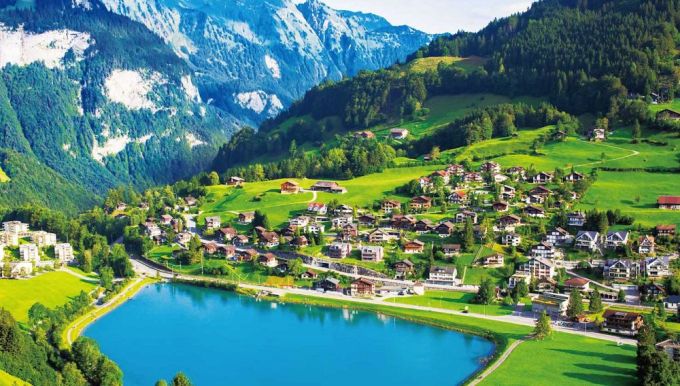 京郊延庆海坨山谷瑞士小镇亚洲最大房车露营地