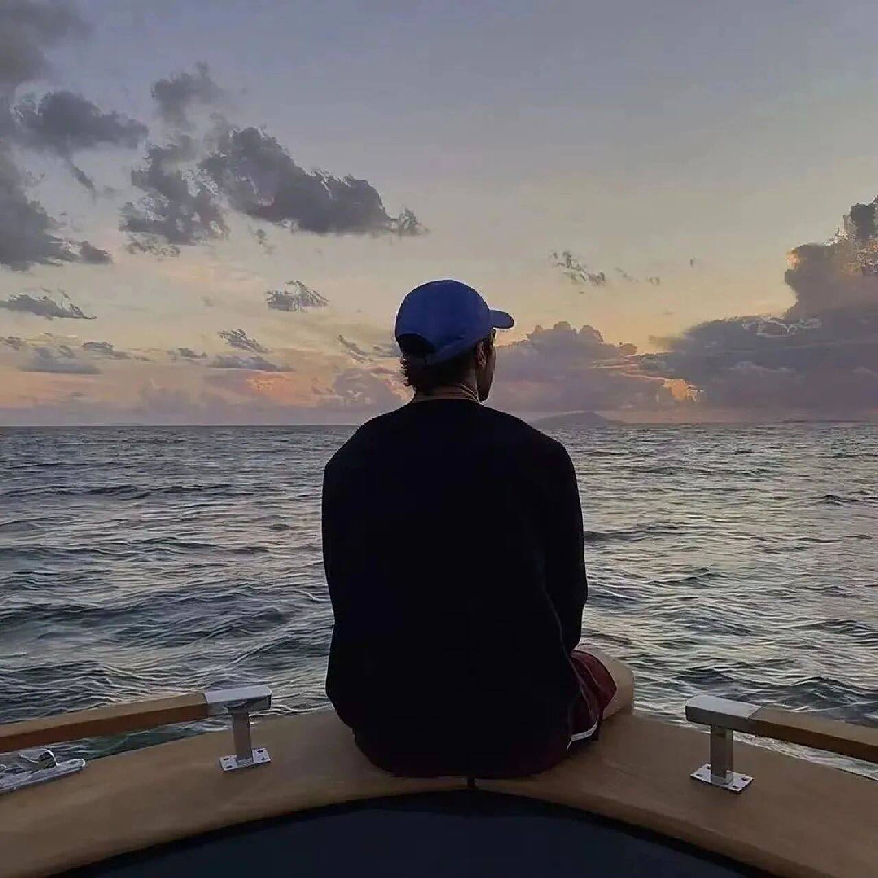 《男头像》背影杀手 你属于四季 暮霭升沉的轨迹 烟火人间的命理