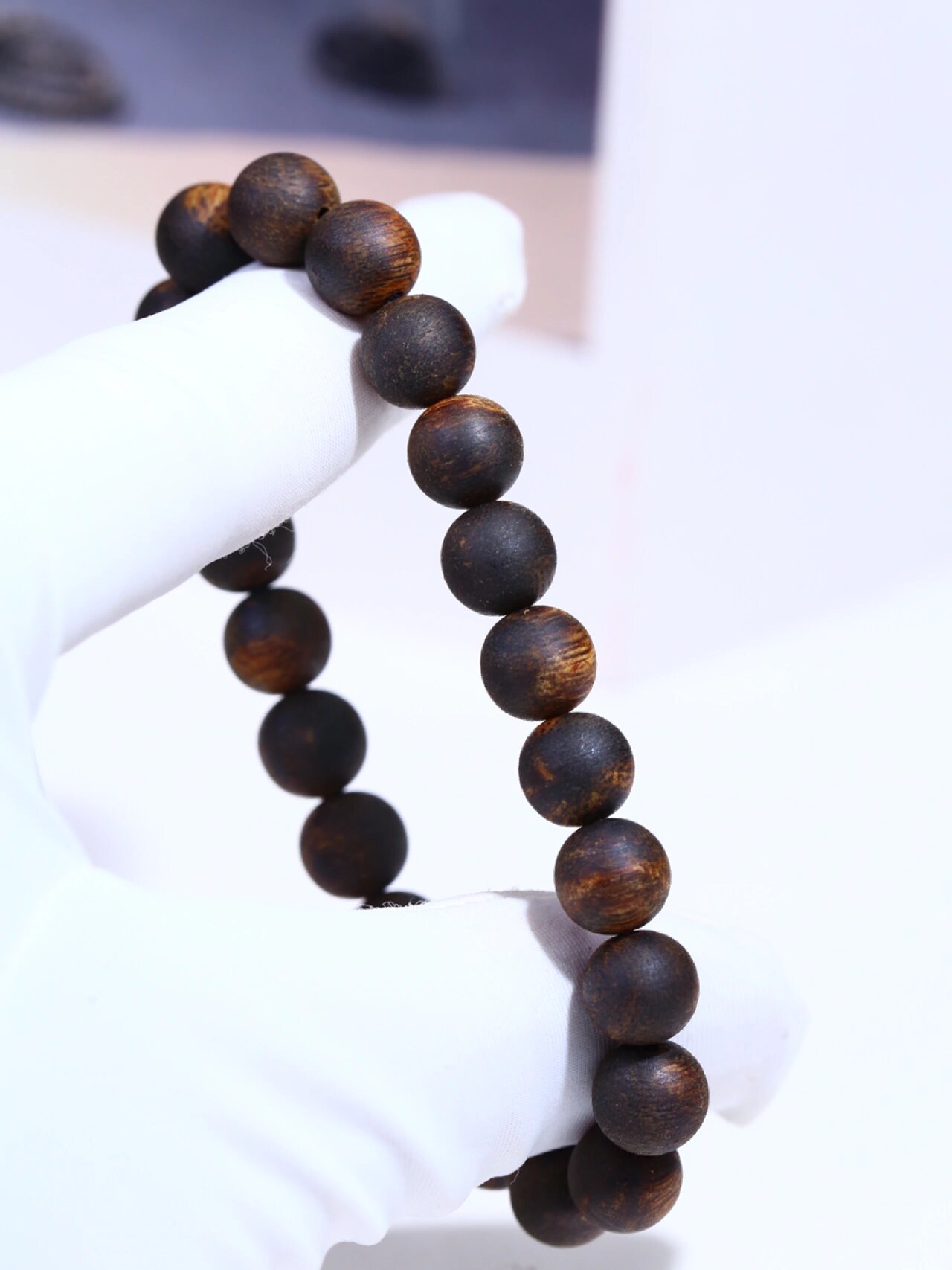 绝美9915价10万 的芽庄白奇楠沉水级沉香手串