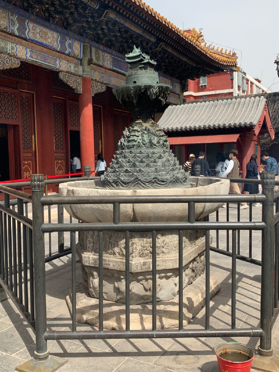 雍和宫"青铜须弥山"的来历 92雍和宫大殿前有一座青铜须弥山.