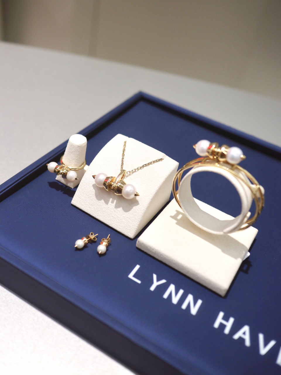 96英国珠宝品牌@lynn haven 戴上整个人气质和穿搭都很加分 !