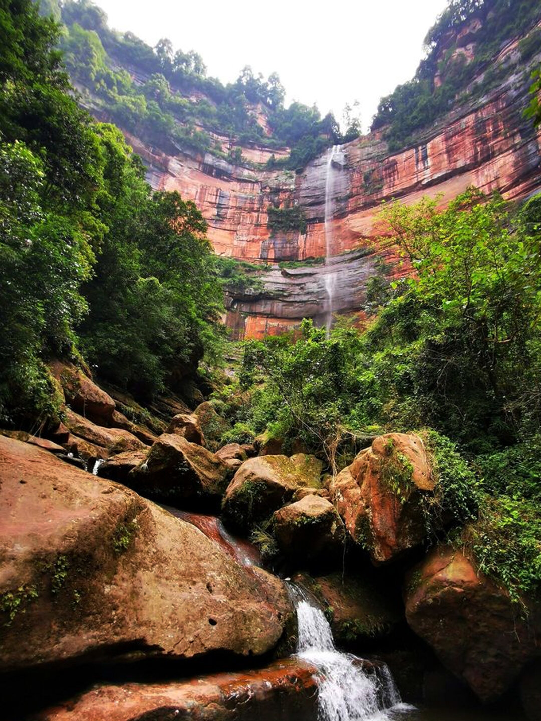 赤水丹霞旅游世界丹霞之冠~ 景区简介:赤水丹霞旅游区·佛光岩景区