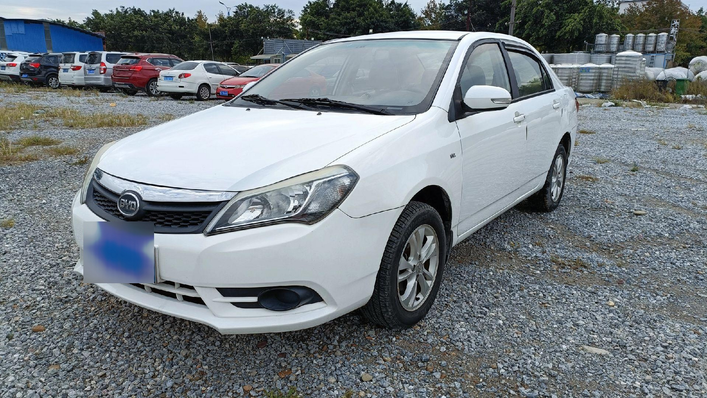 要极品车的看过来 比亚迪f3:改款自动挡,14年8月上牌,实表3万多公里