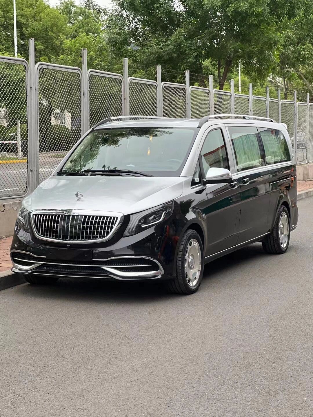 20年奔驰威霆 双门 2020年奔驰威霆双门7座商务版,整车升级迈巴赫vs