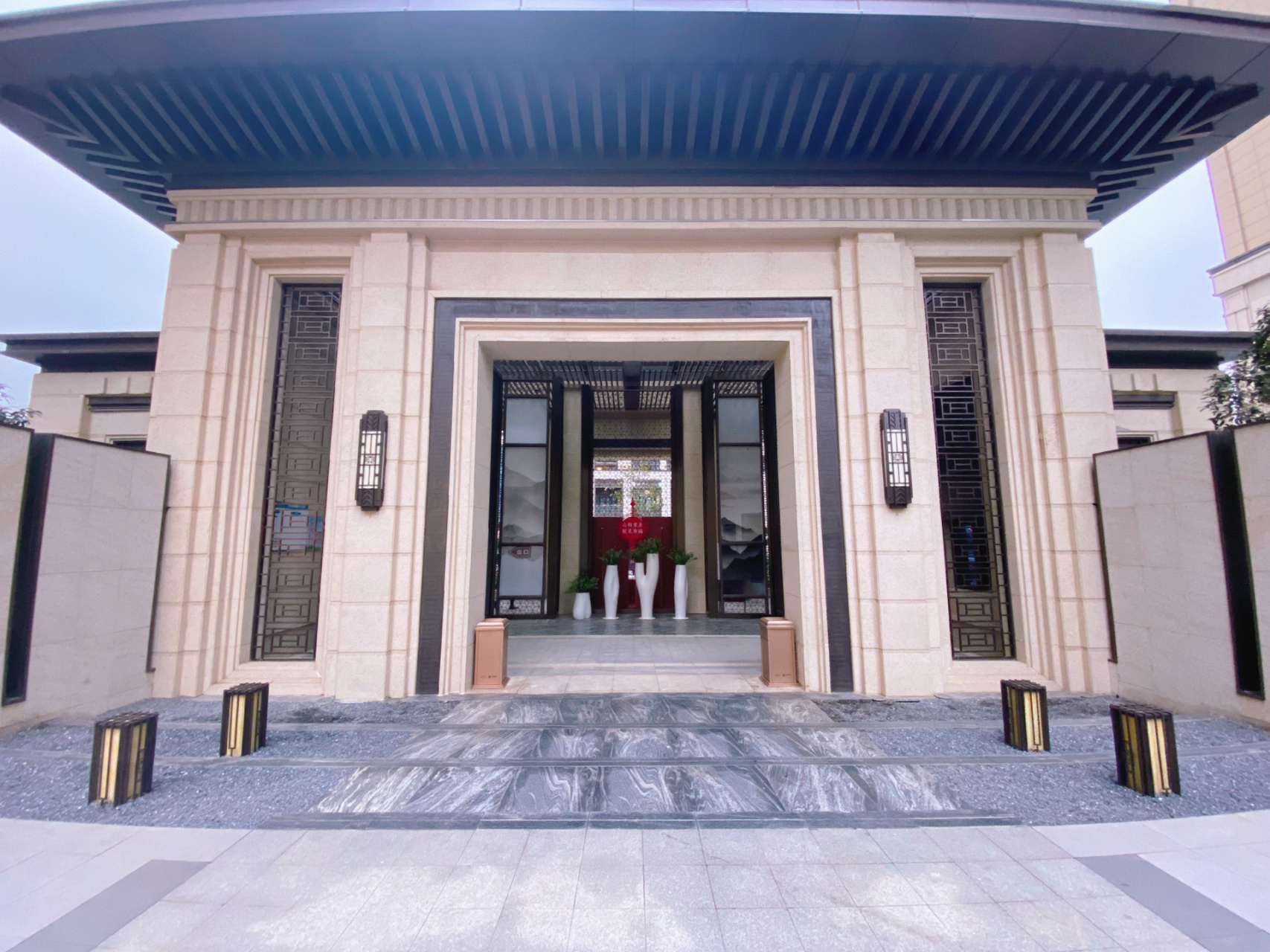 年底才交付的 小区:金科城地址:武汉市洪山区大洲村k1地块13栋/单元20