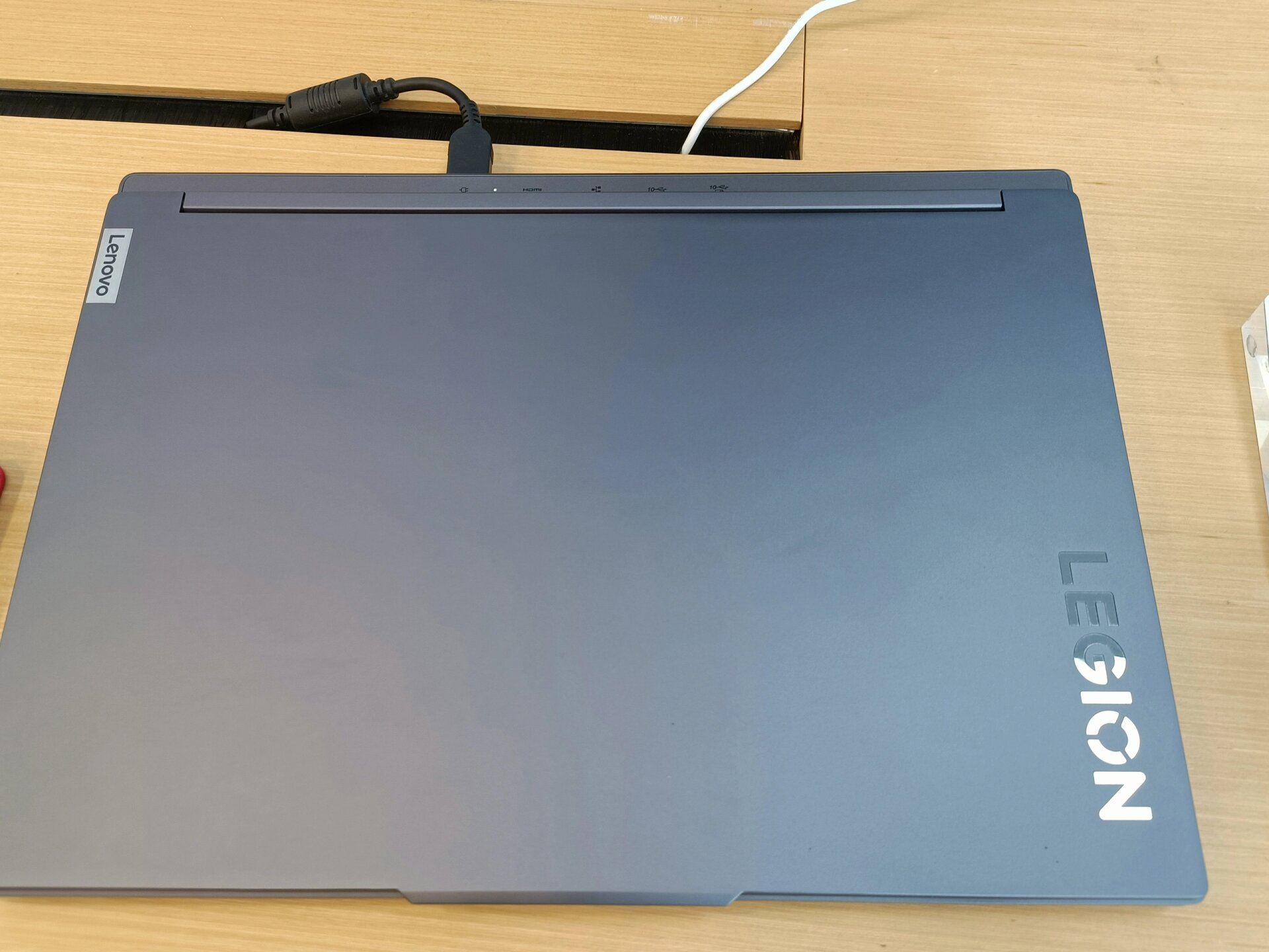 游戏笔记本电脑-拯救者y7000p