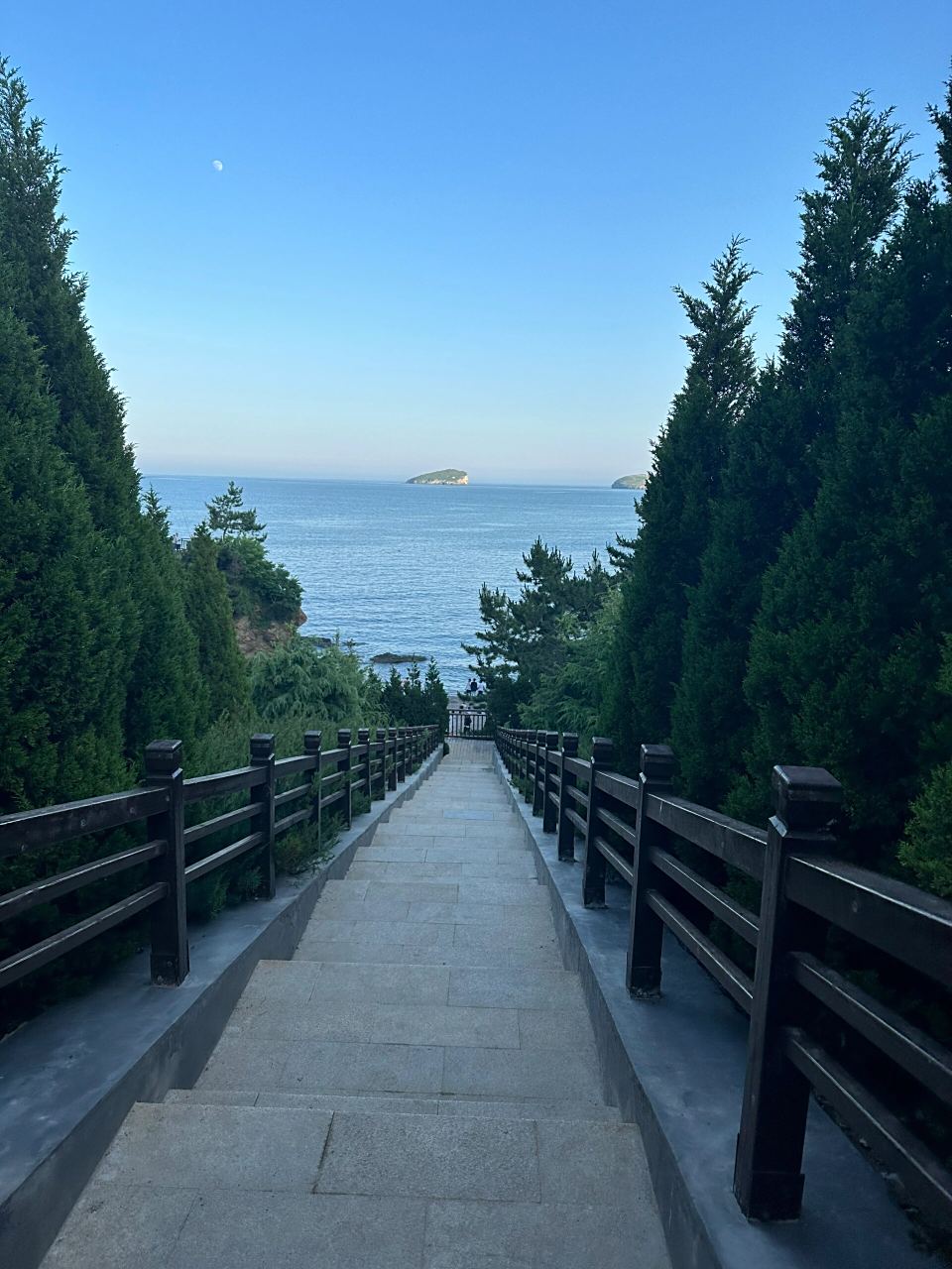 七贤岭森林公园入口指南  入口是图2,位置在德辉启蒙园对面.