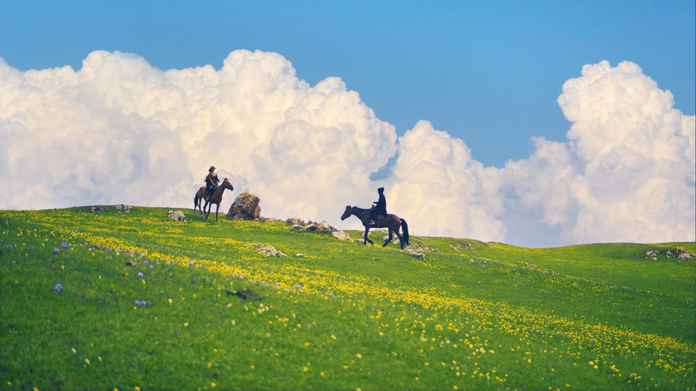 新疆免费壁纸:出自《伊犁的童话ii鹰的国》 这些壁纸从我的新疆旅拍