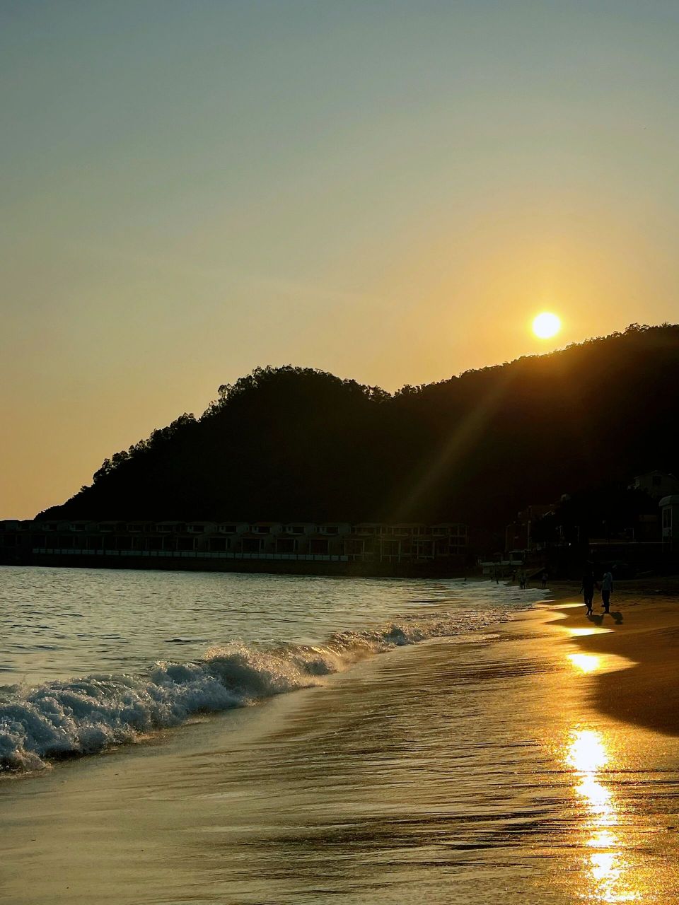 南澳第一滩及南澳月亮湾  大鹏南澳第一滩,落日余晖真的太美了,可以