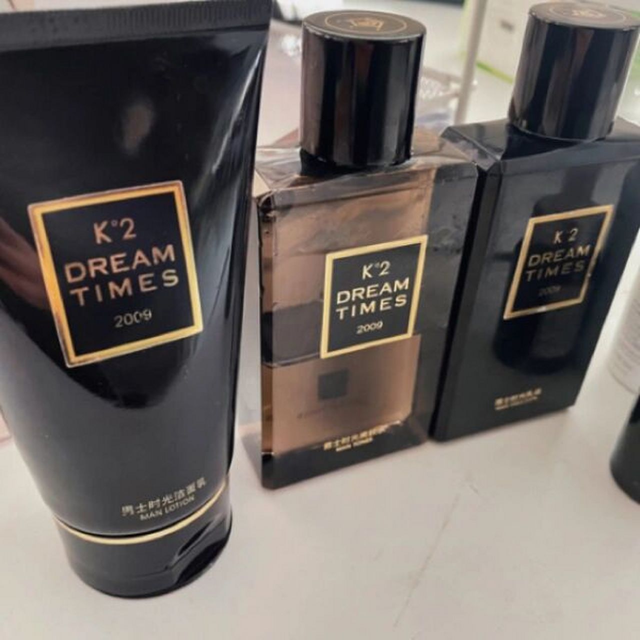 k2男士护肤套装测评,真实无广 前段时间朋友送了我一套k2男士护肤套装