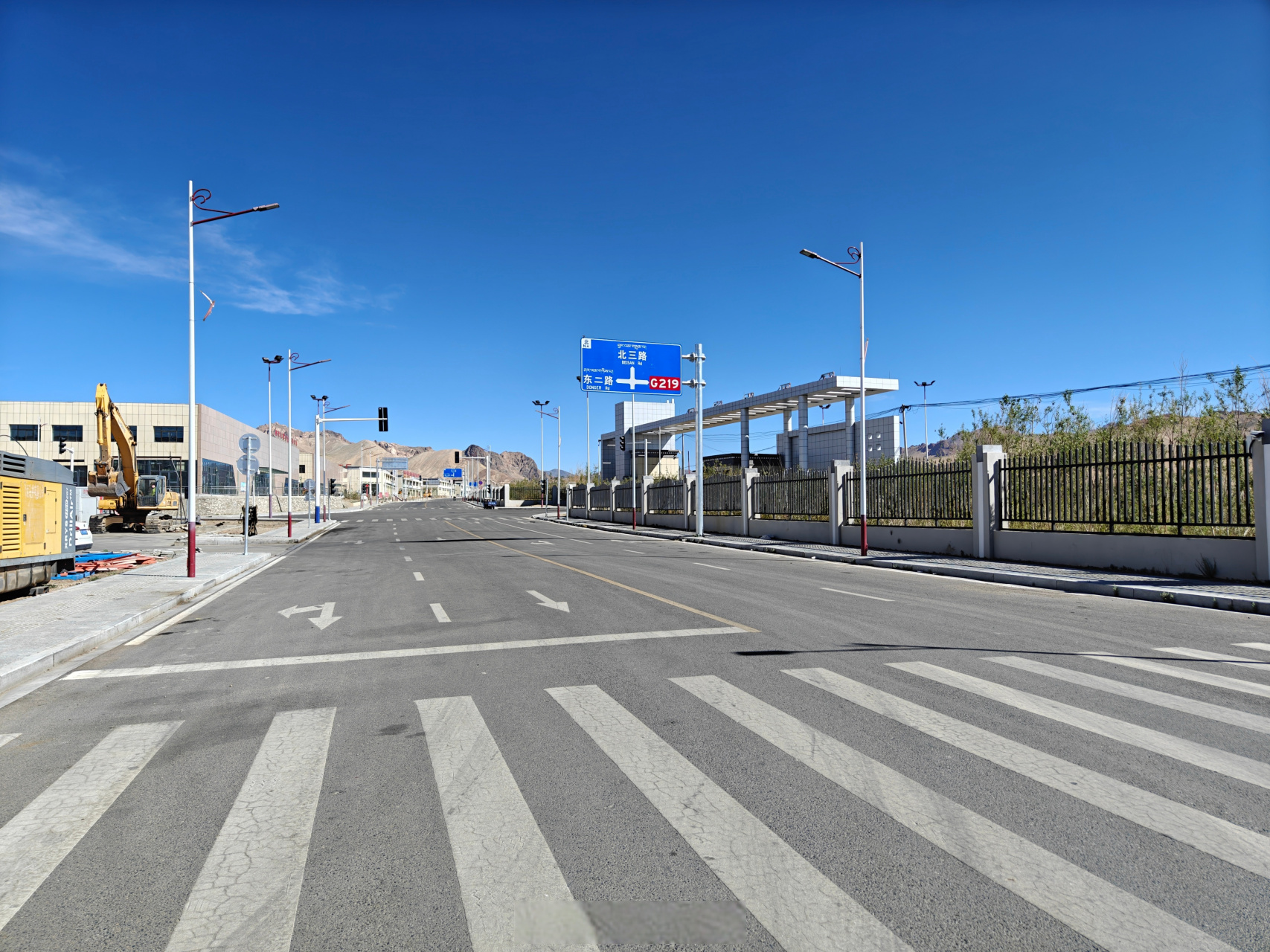 红色热土高海拔之恋#阿里地区物流园区是我地区重点打造的集物流泊ⅱ