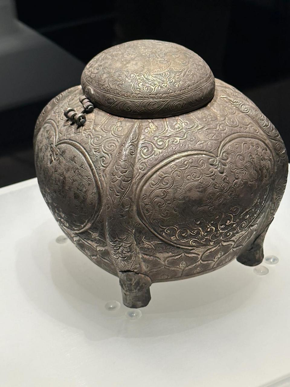 临安博物馆目前展出的文物主要来自于吴越国主钱鏐的老妈和儿媳妇的