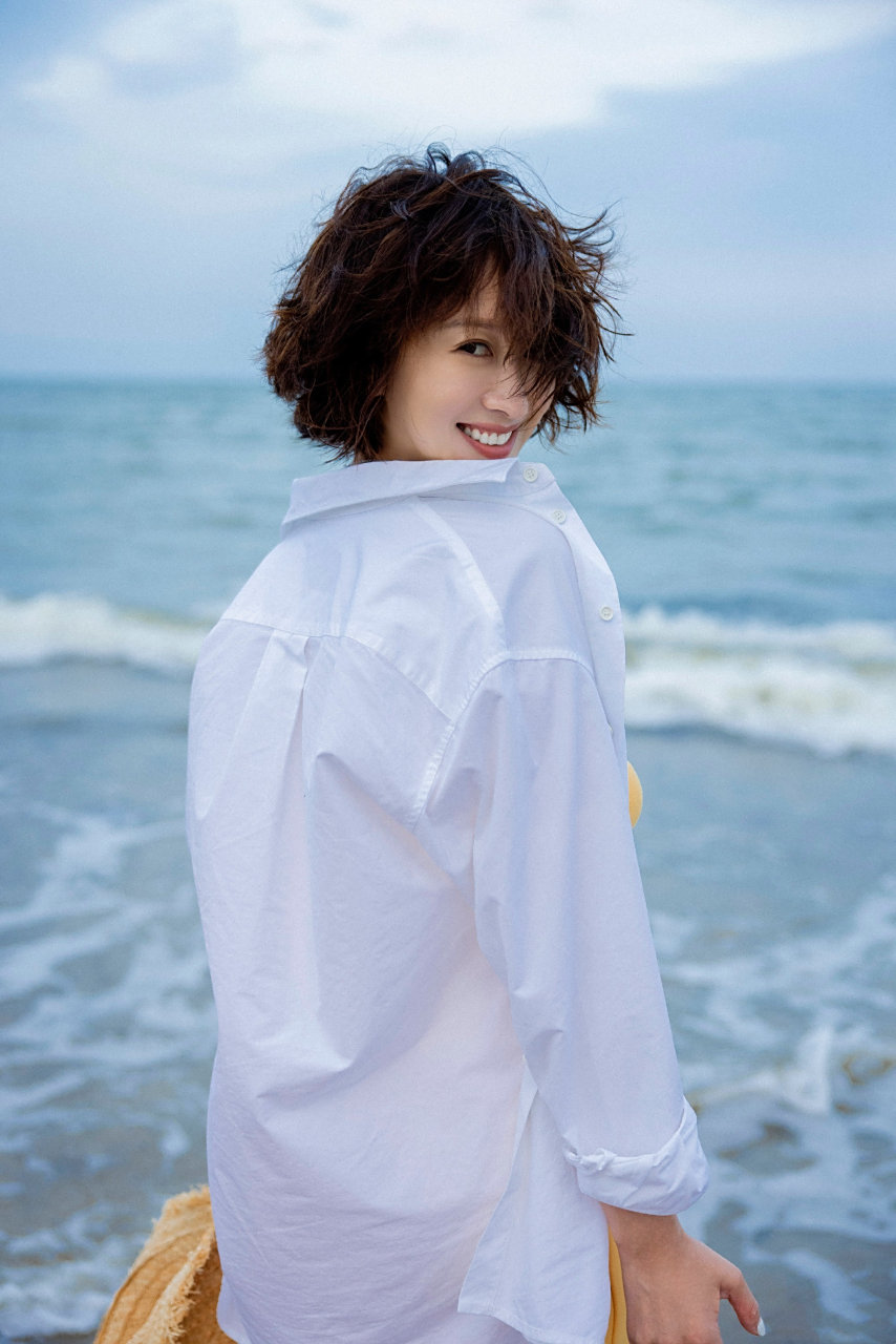 练练春日海边写真组图