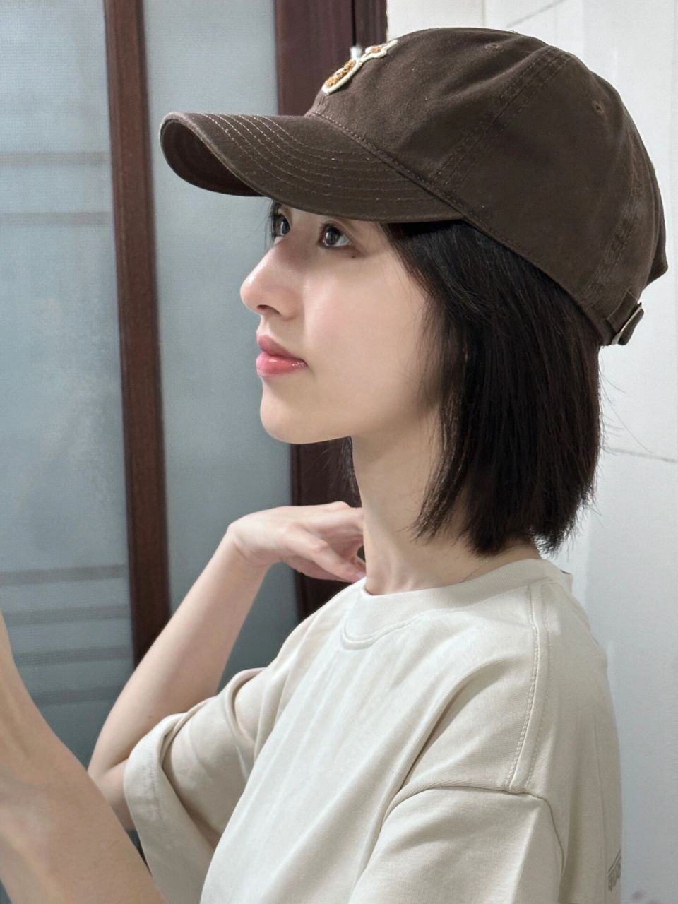 女生超短发戴的帽子图图片