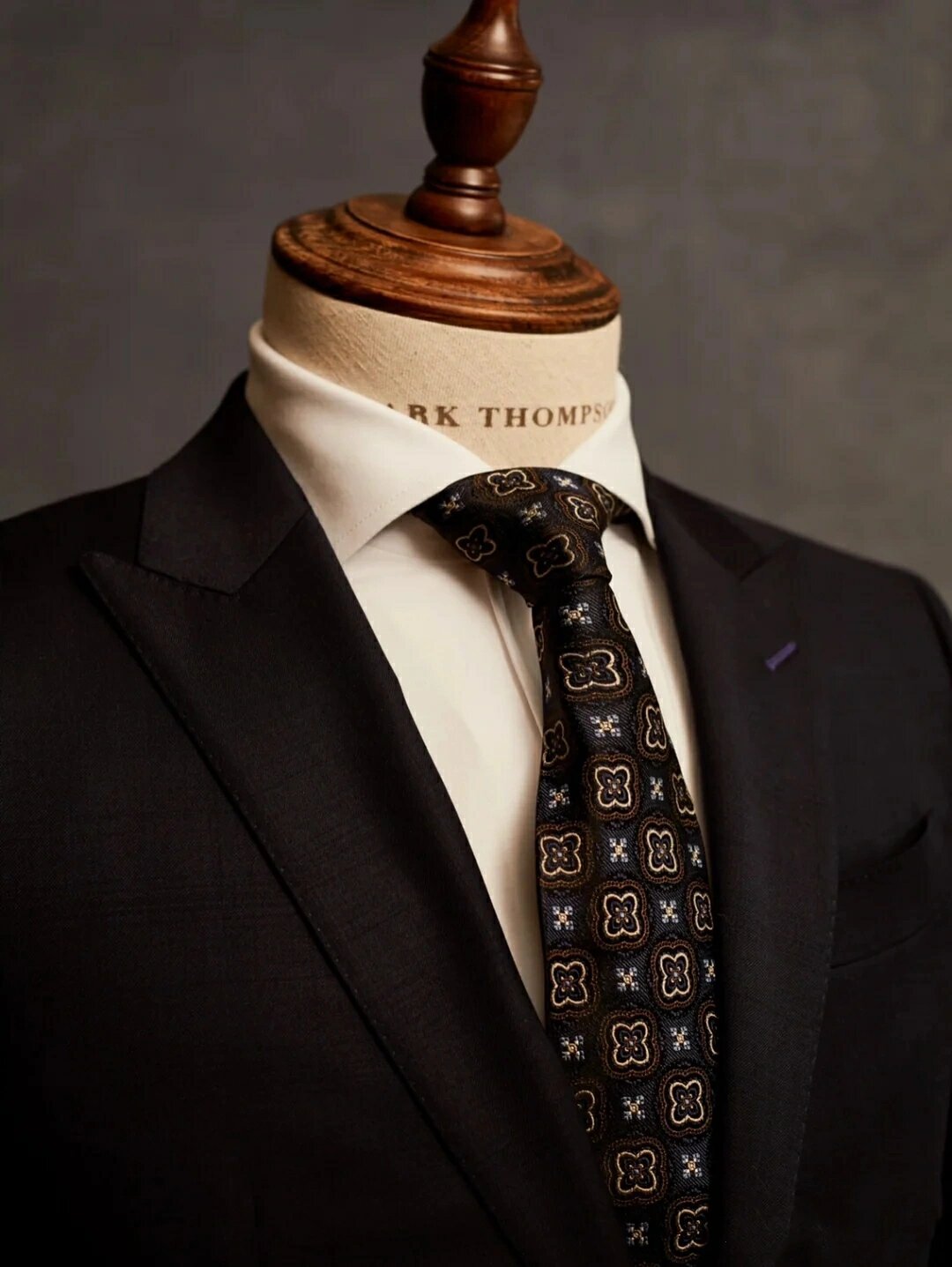 绕不开的黑西装红领带71该不该这么搭71 一些重要场合,很多领导