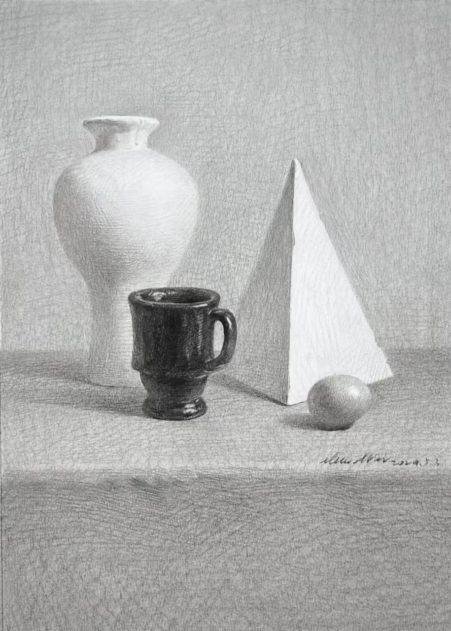 顾伟老师素描静物作品 画面的虚实关系,简单的理解就是一种模糊和清晰