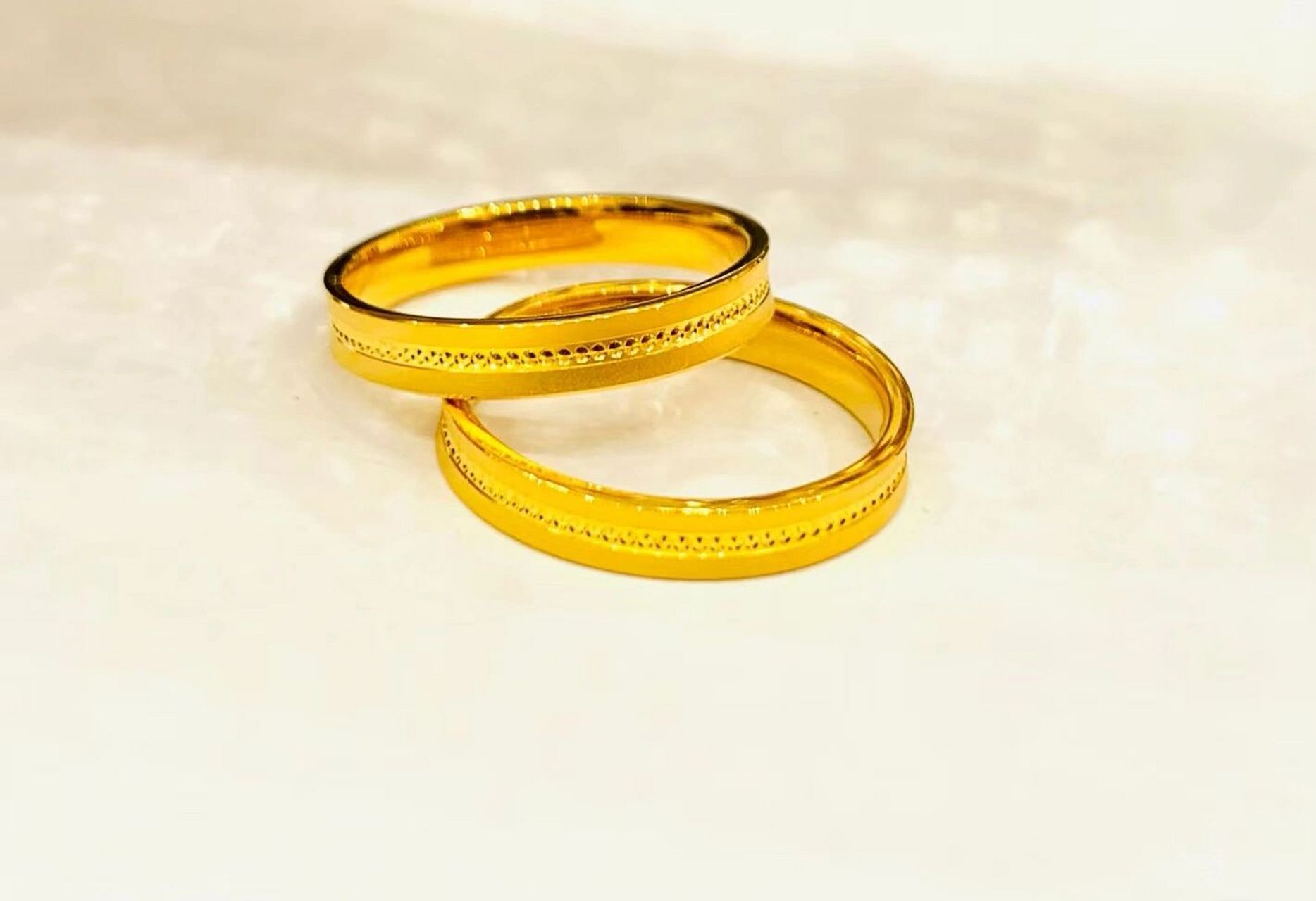 老凤祥摩登时代足金对戒 摩登时代足金戒指 (………………」"戒"你一