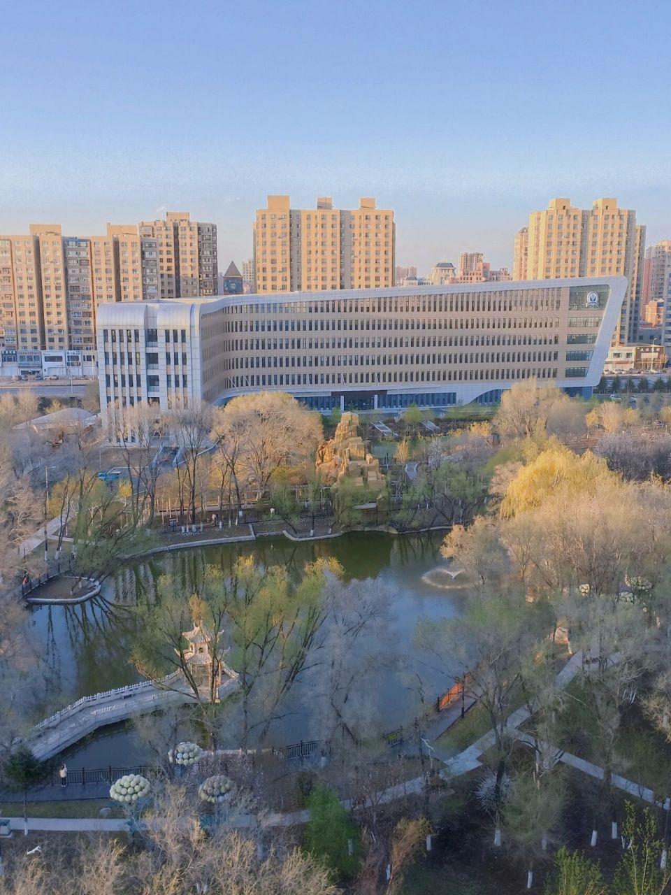 欢迎吉林师范大学的学弟学妹们~ 上图都是吉师的图片~还想看什么可以