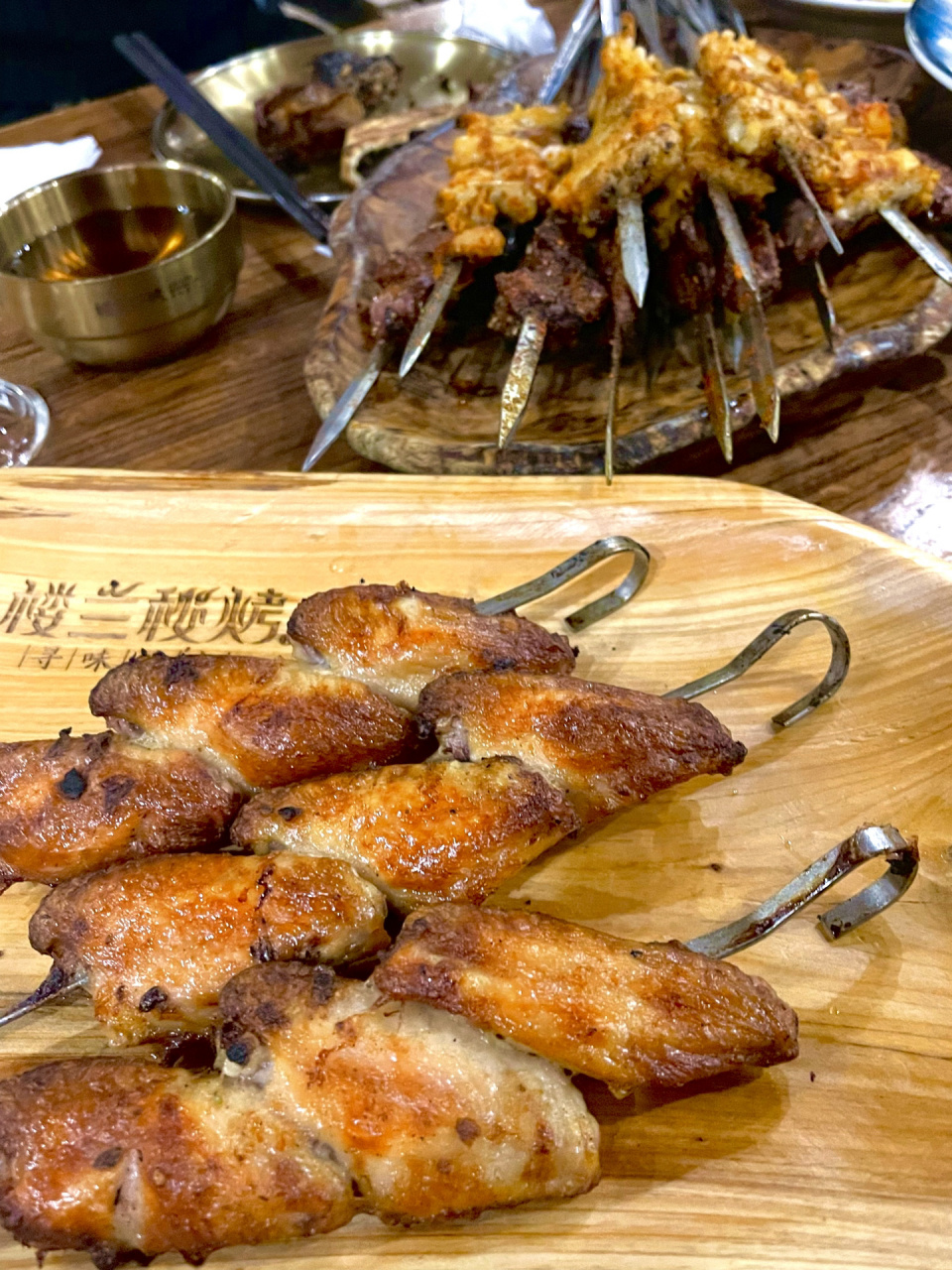 美食探店|乌鲁木齐烧烤天花板-楼兰秘烤 临近过年,好长时间没见的朋友