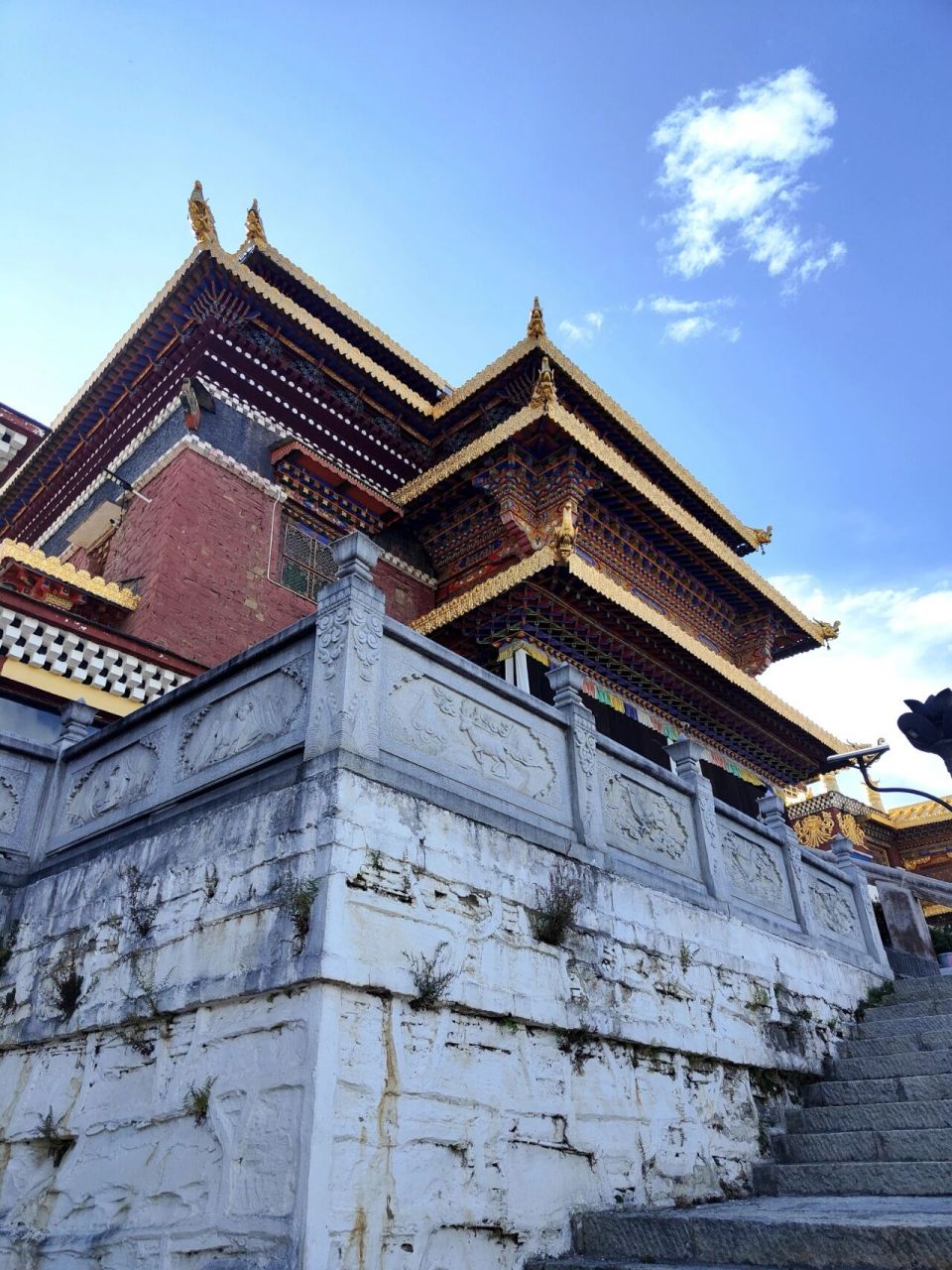 昌列寺--隐藏在马尔康的一座"九天佛国" 99昌列寺位于四川省阿坝州